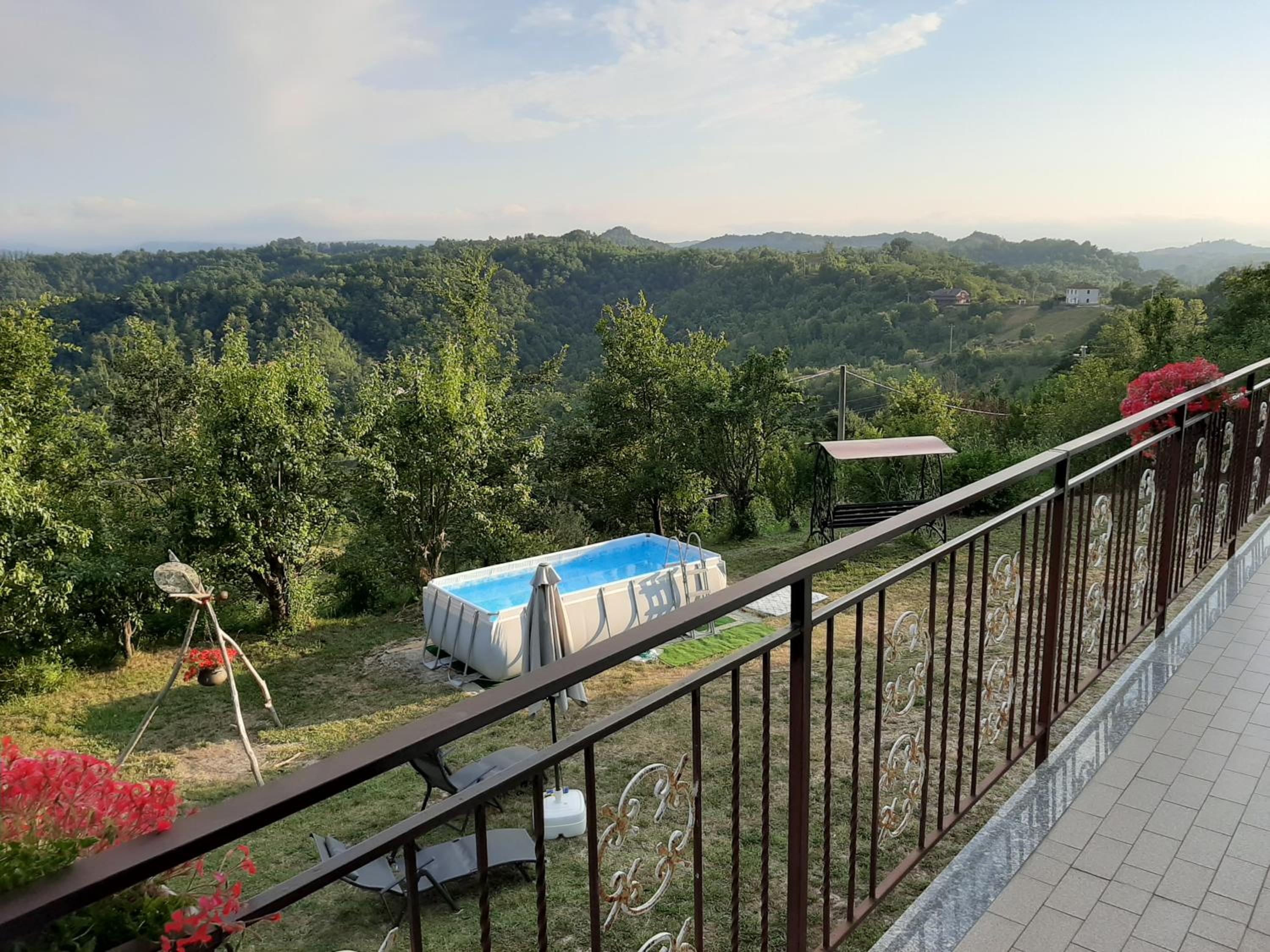 Deluxe Double Room with Balcony - Photo 4
