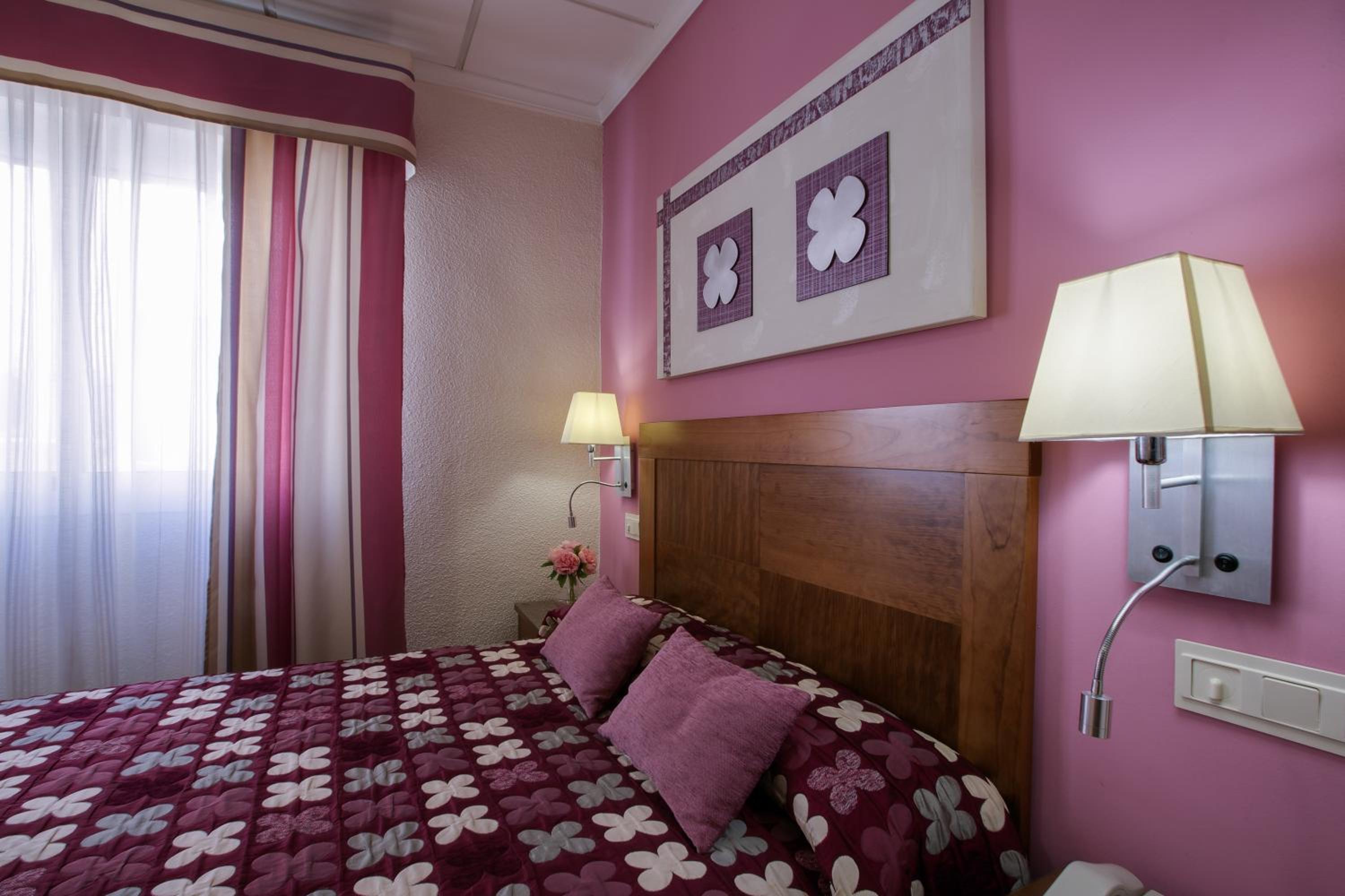 Twin Room - Photo 6
