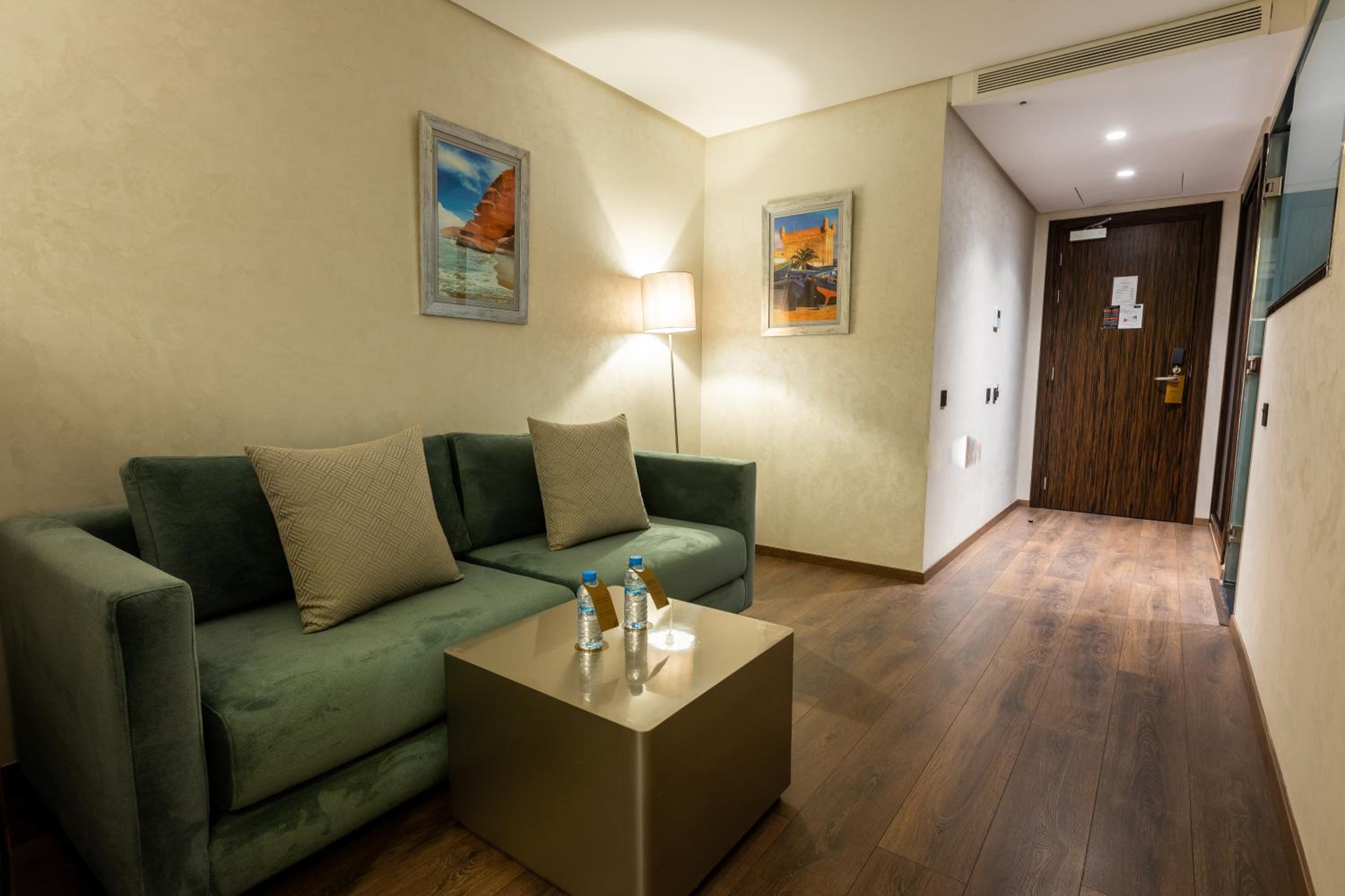 Deluxe Room - Photo 1