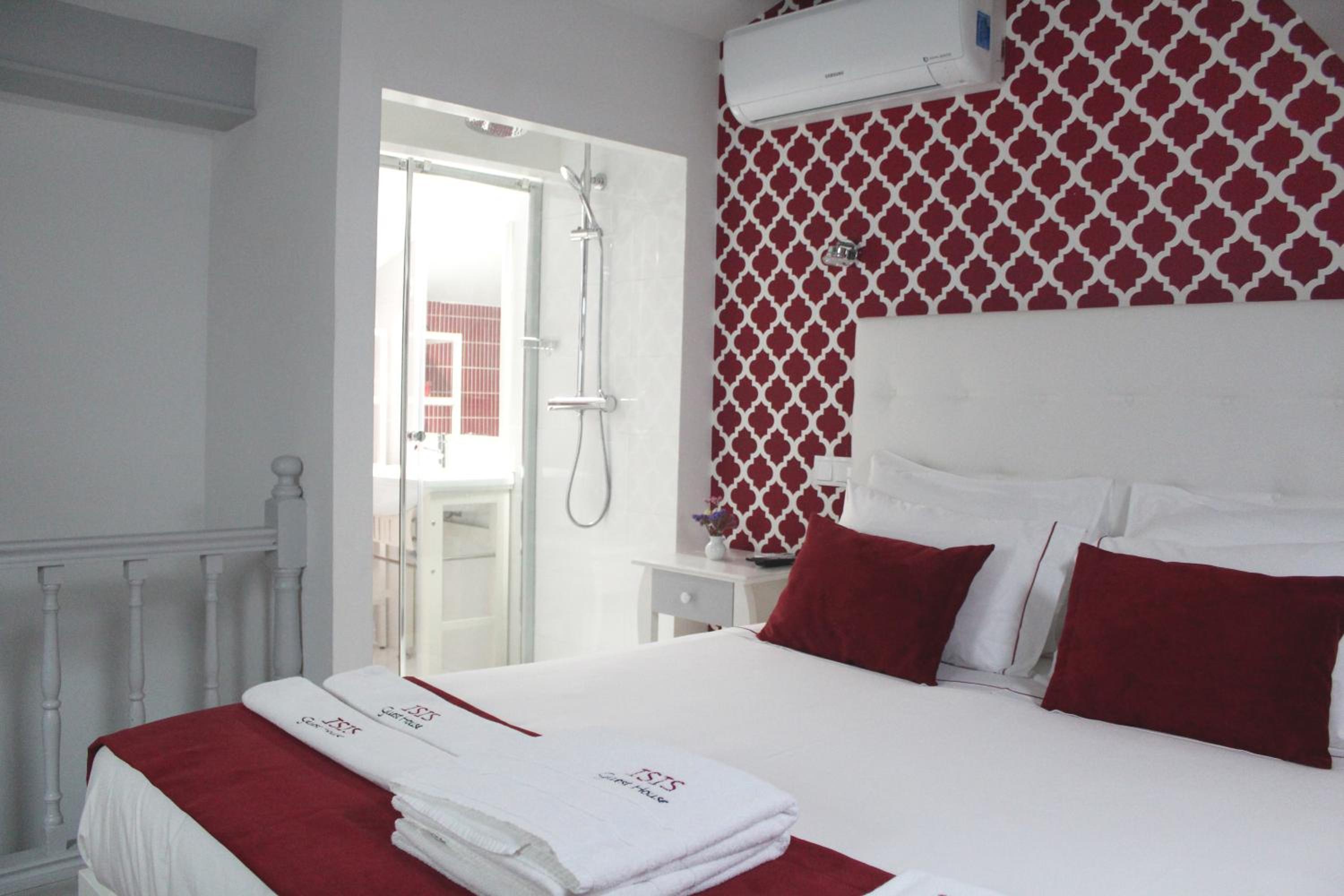 Double Room with Private Bathroom photo 2