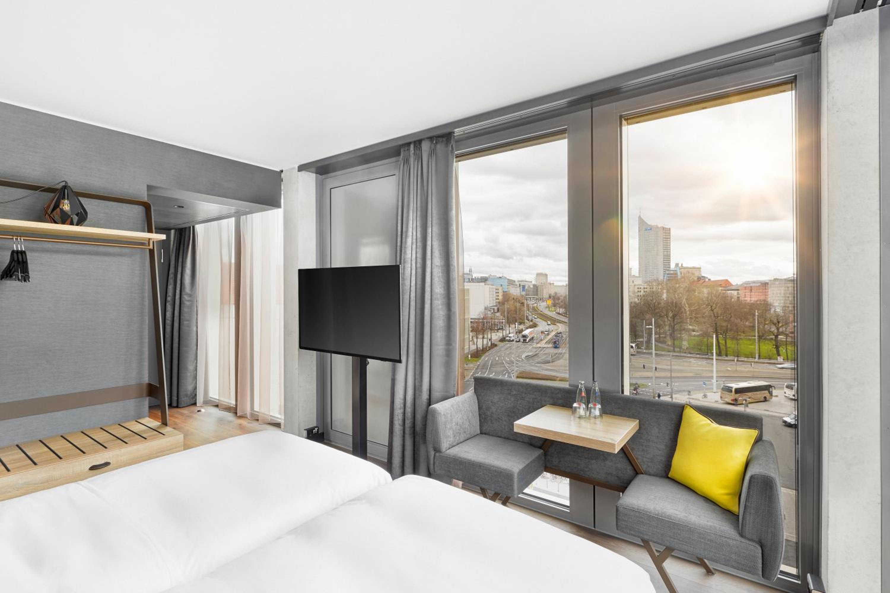 Business Double Room - Photo 1