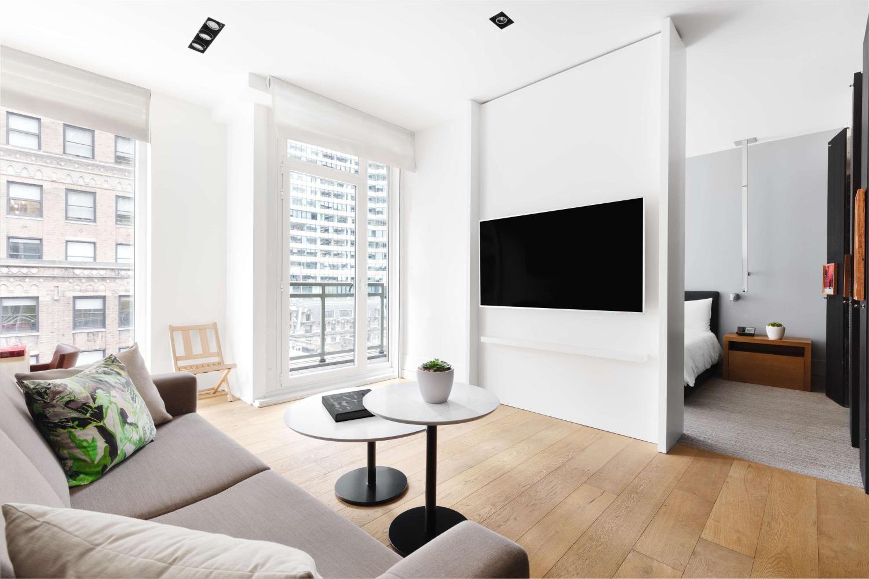 One-Bedroom Suite with Balcony