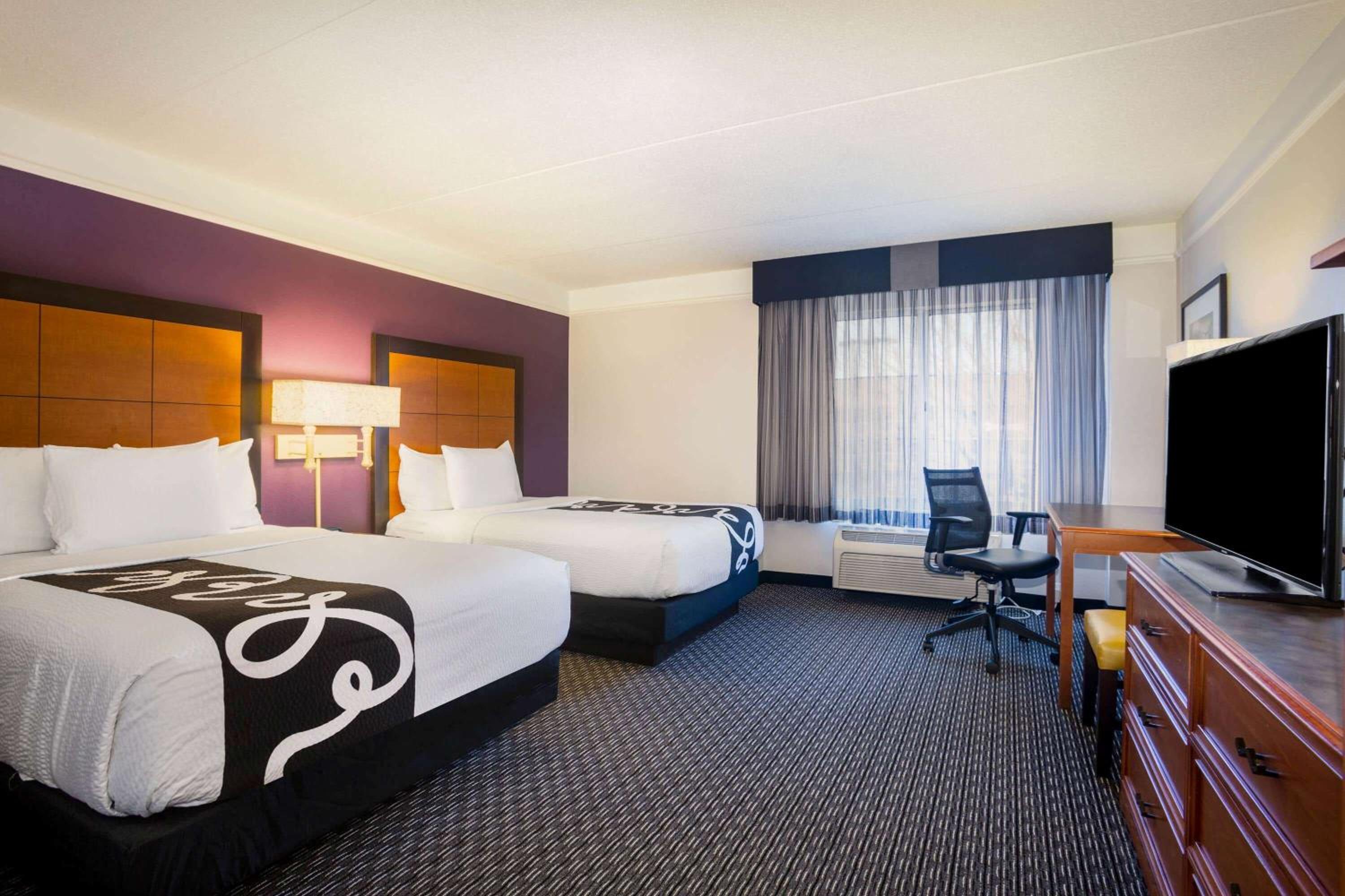 Deluxe Double Room with Two Double Beds - Photo 1