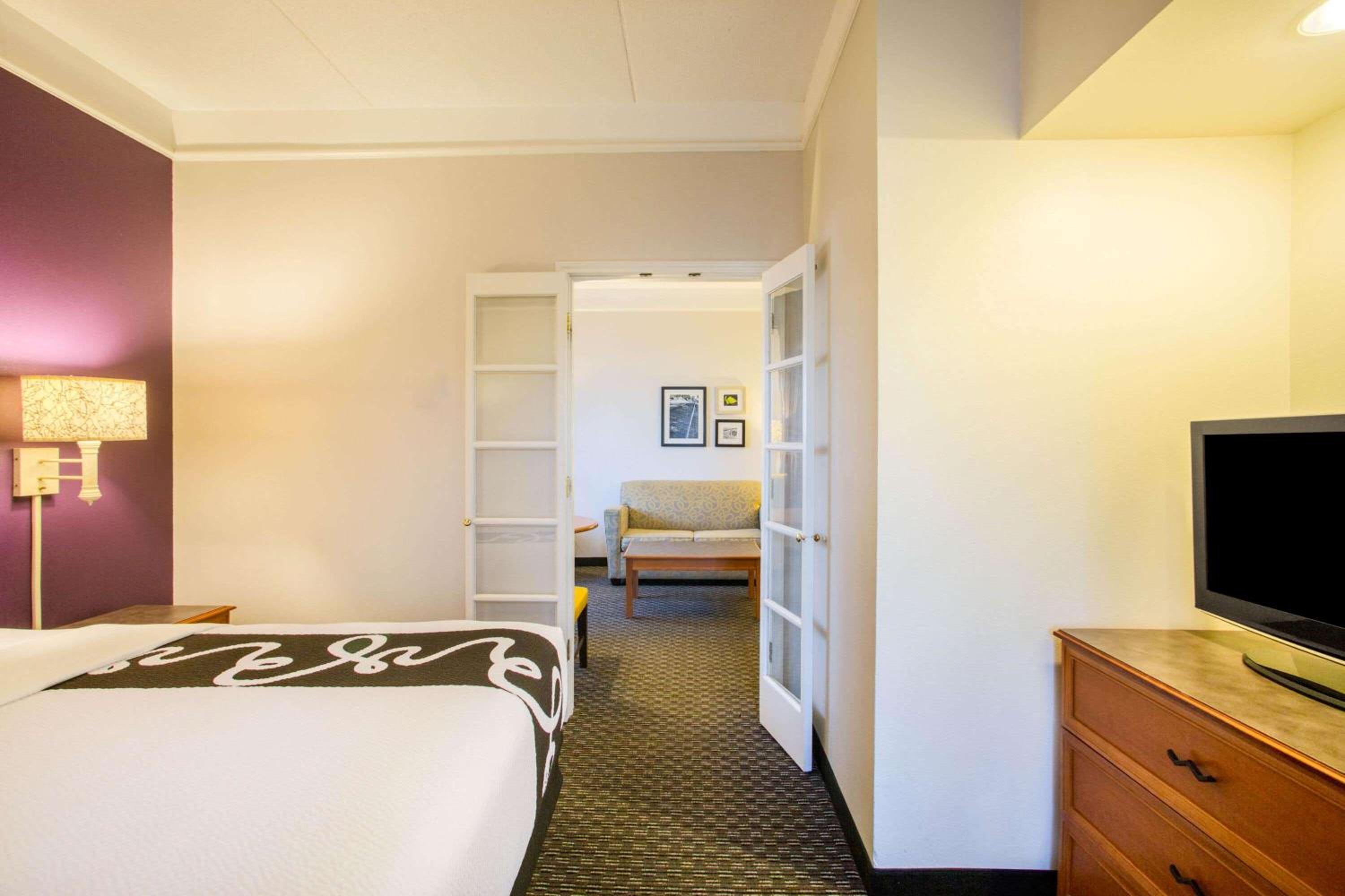 La Quinta by Wyndham St. Louis Westport