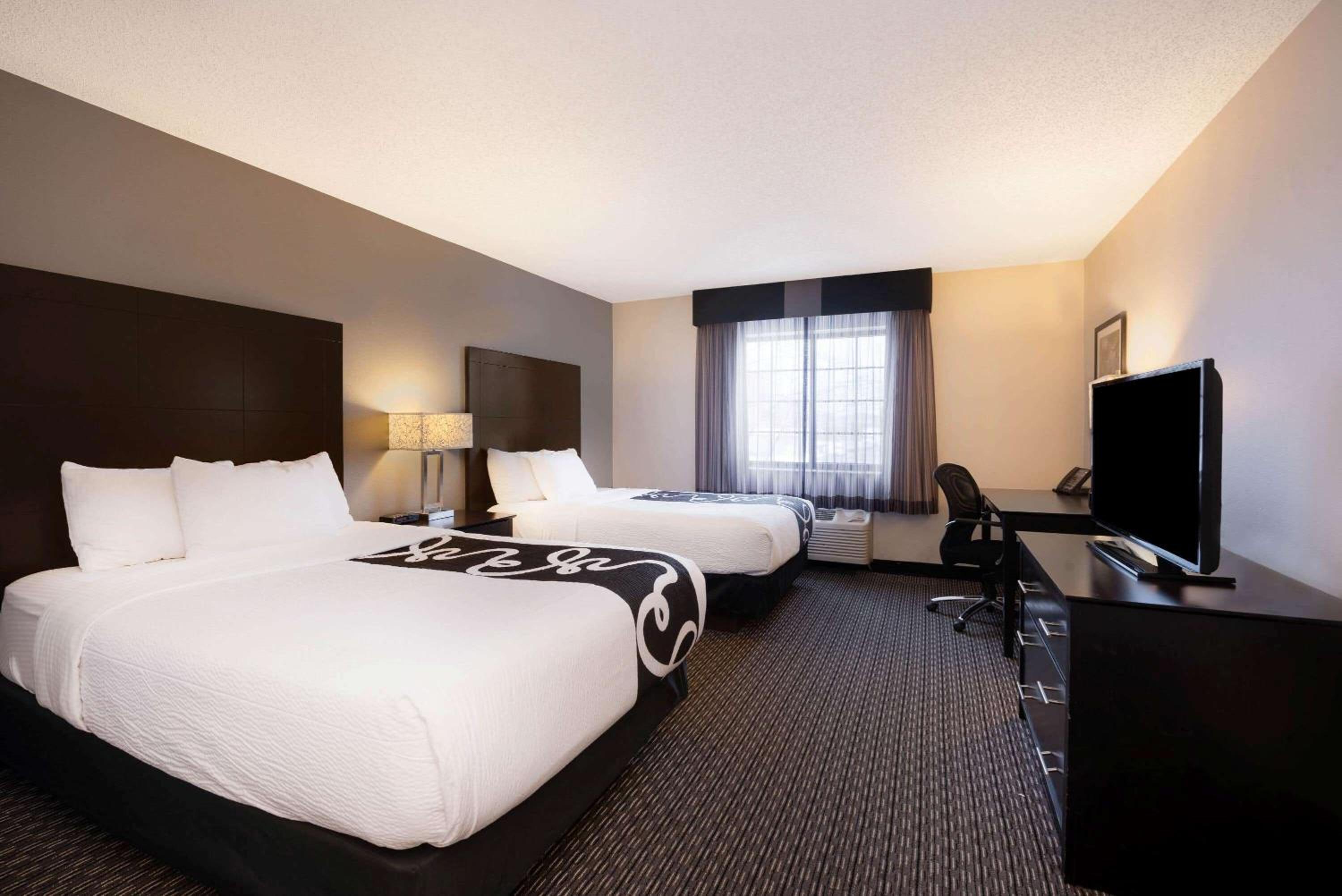 2 Full Beds, One-Bedroom Suite, Non-Smoking