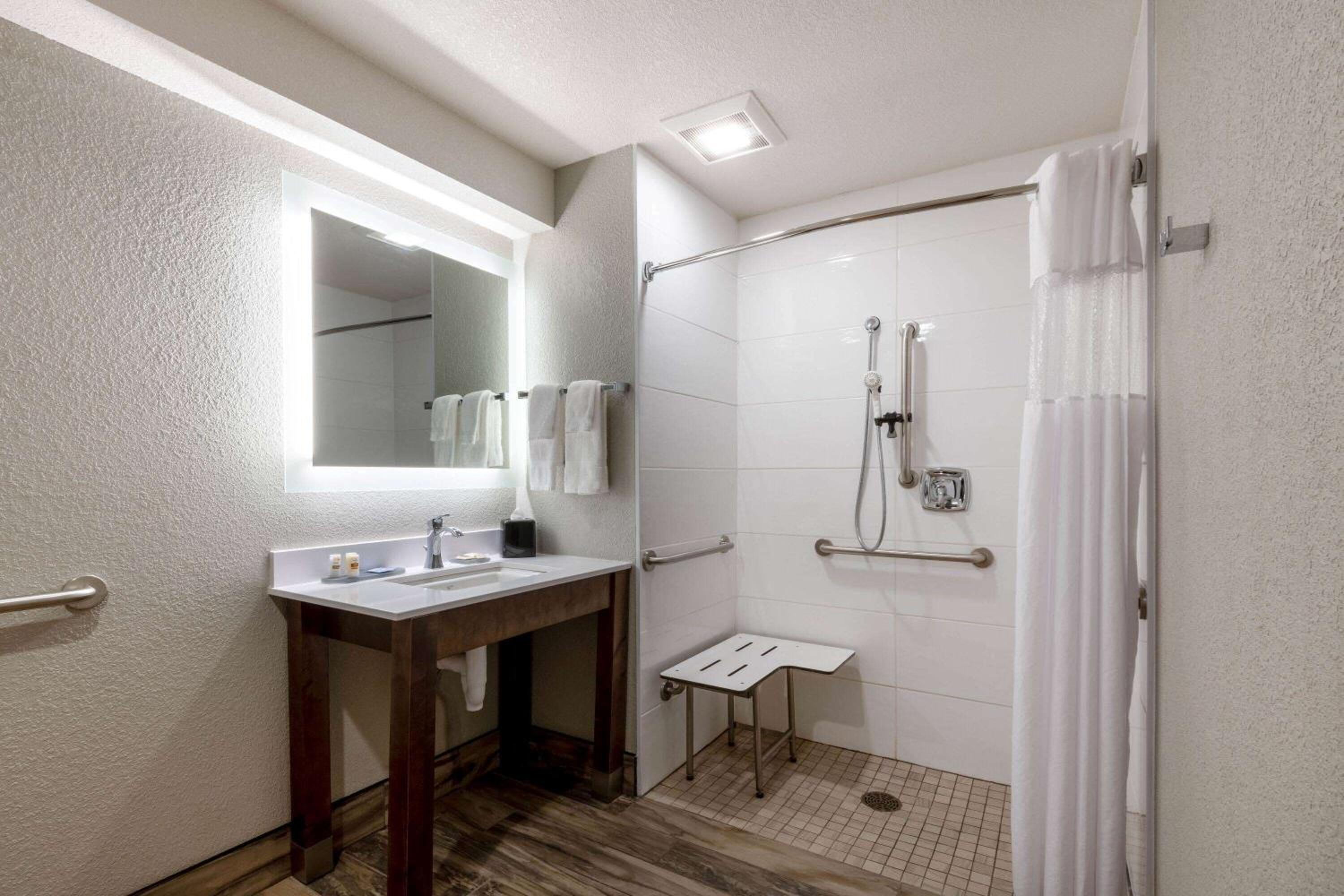 King Room - Disability Access - Photo 4