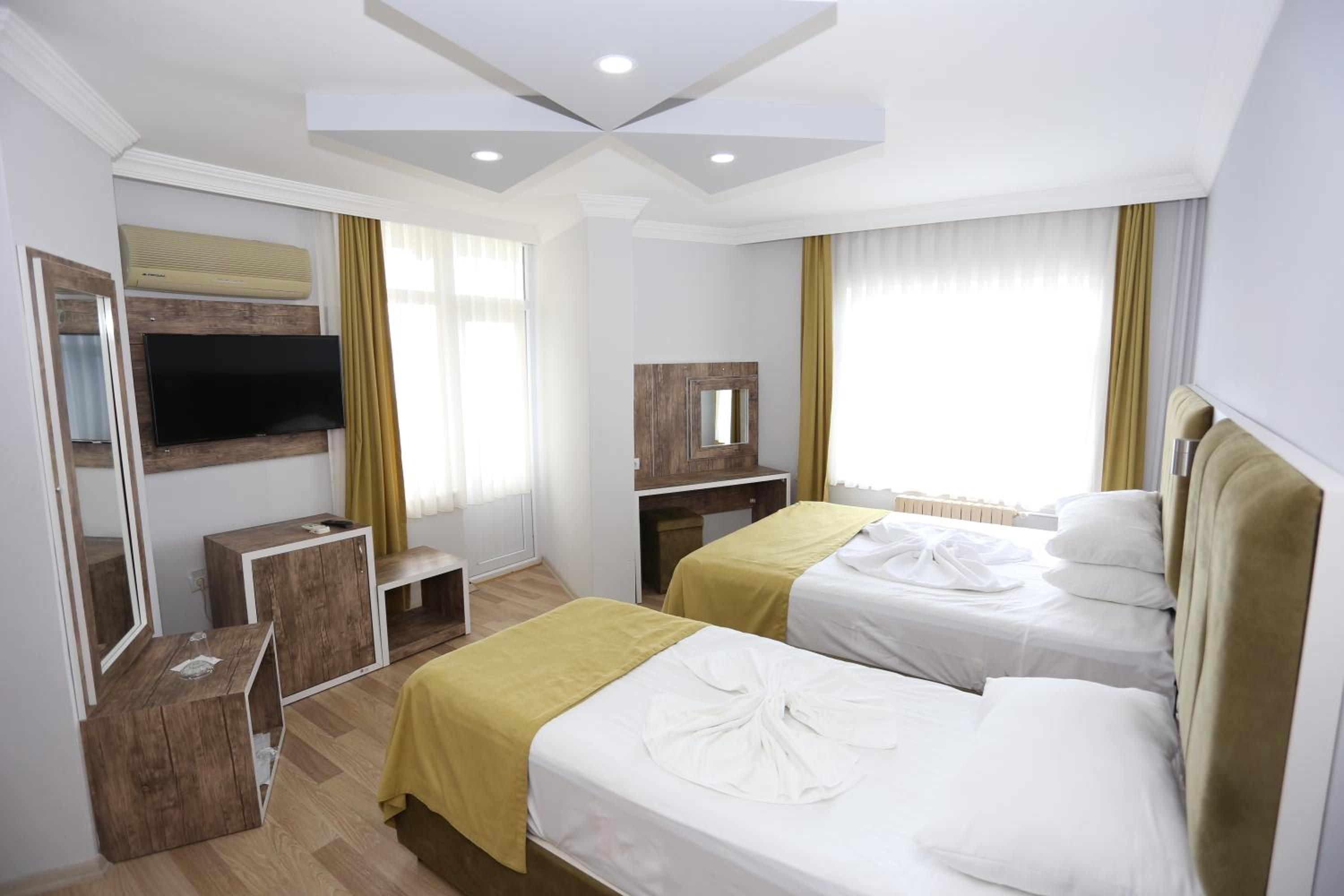 Deluxe Triple Room - Photo 3