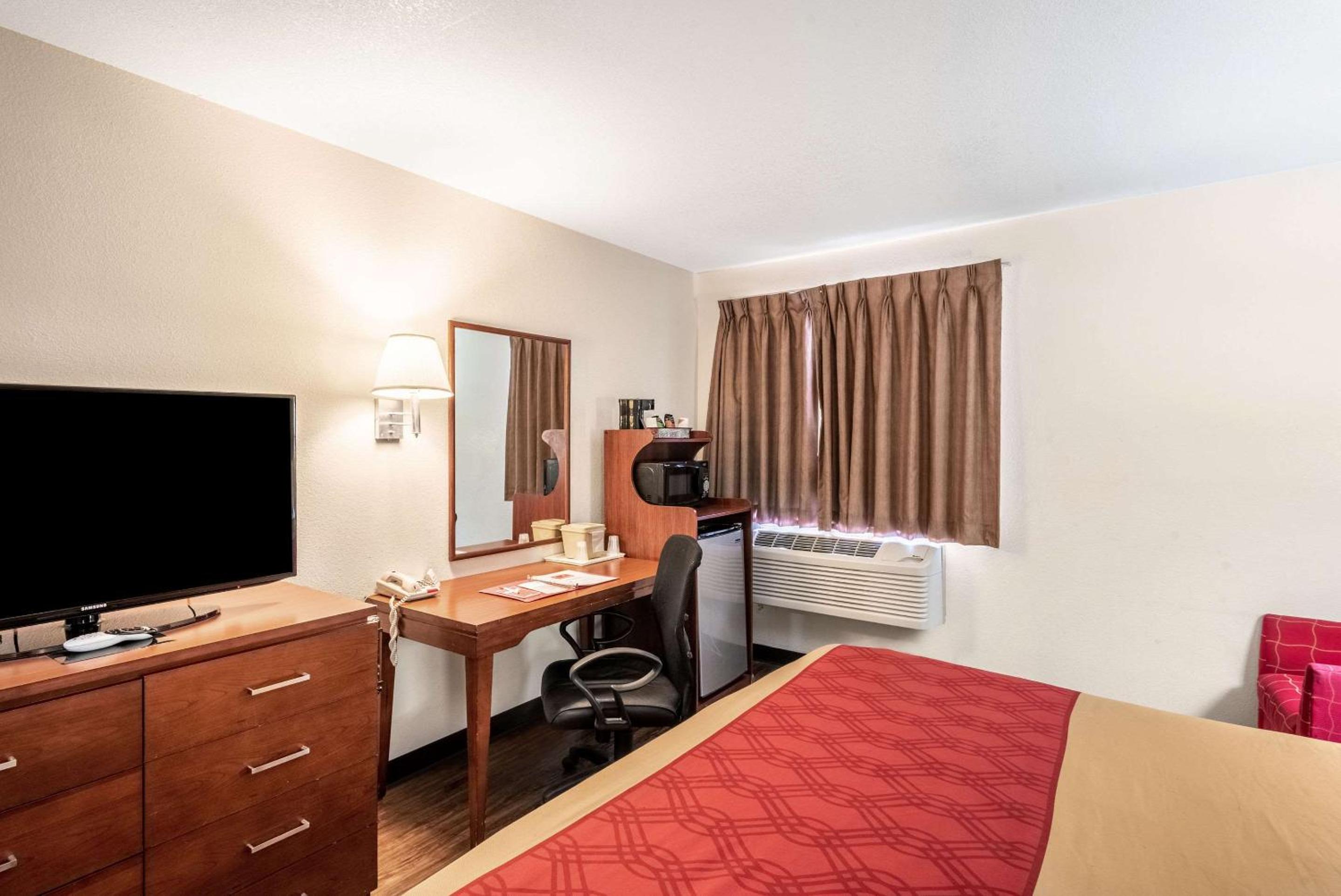 King Room - Non-Smoking photo 1