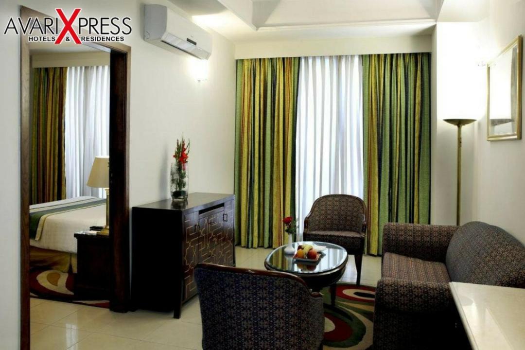 Business Suite - Photo 5