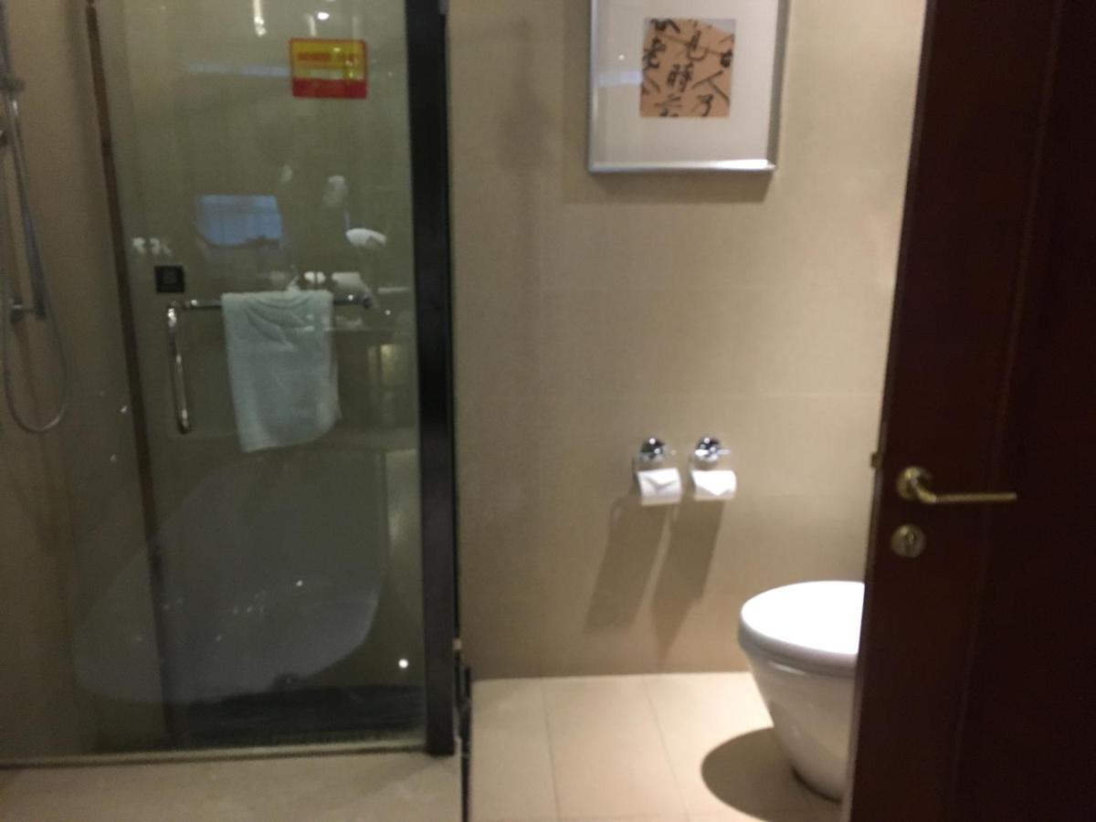 Twin Room - Non-Smoking photo 3