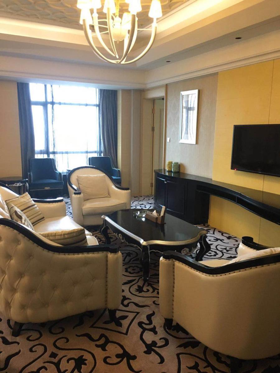 Deluxe Family Suite photo 2
