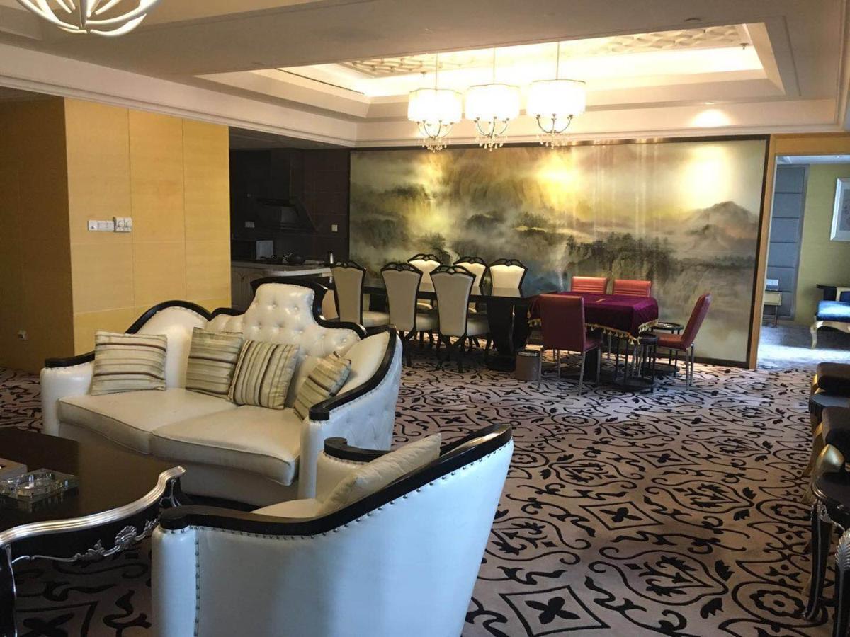 Deluxe Family Suite photo 3