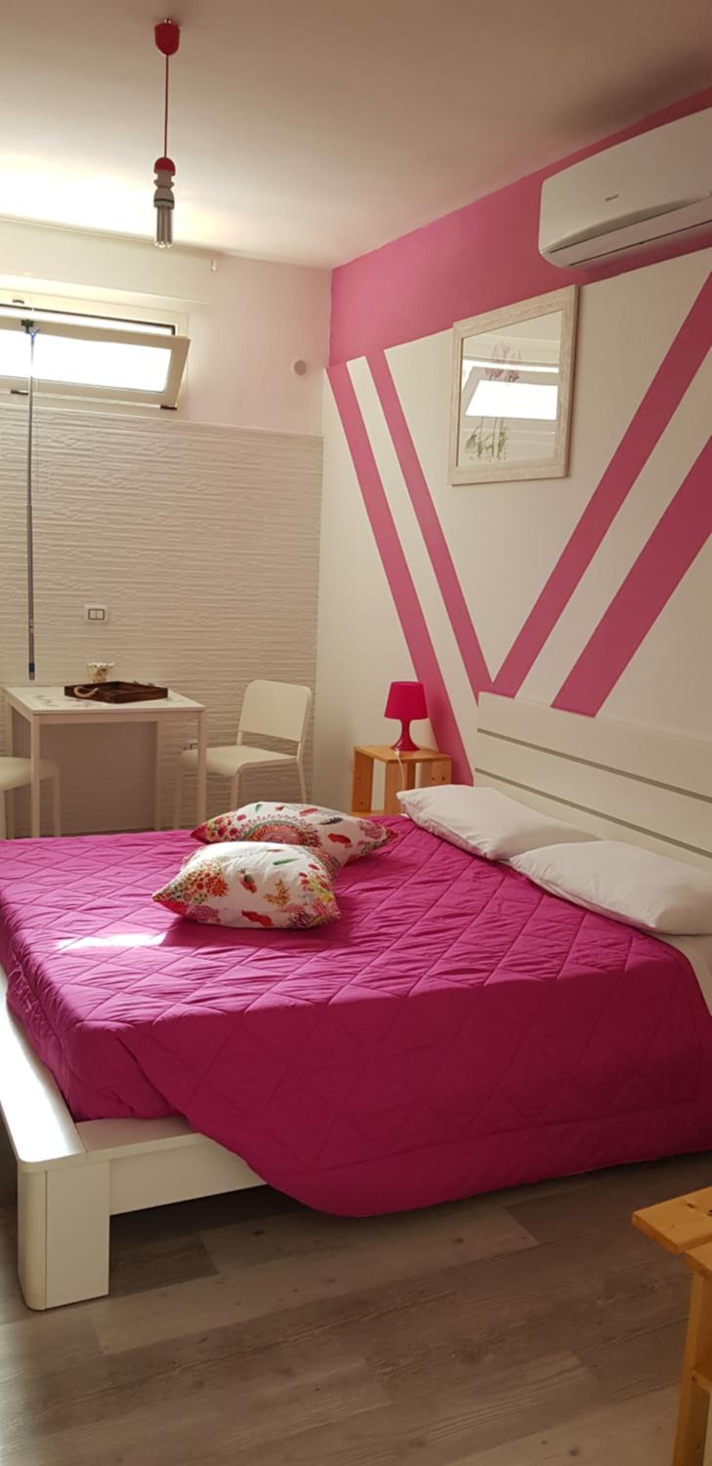 Double or Twin Room with Private Bathroom - Basement photo 1
