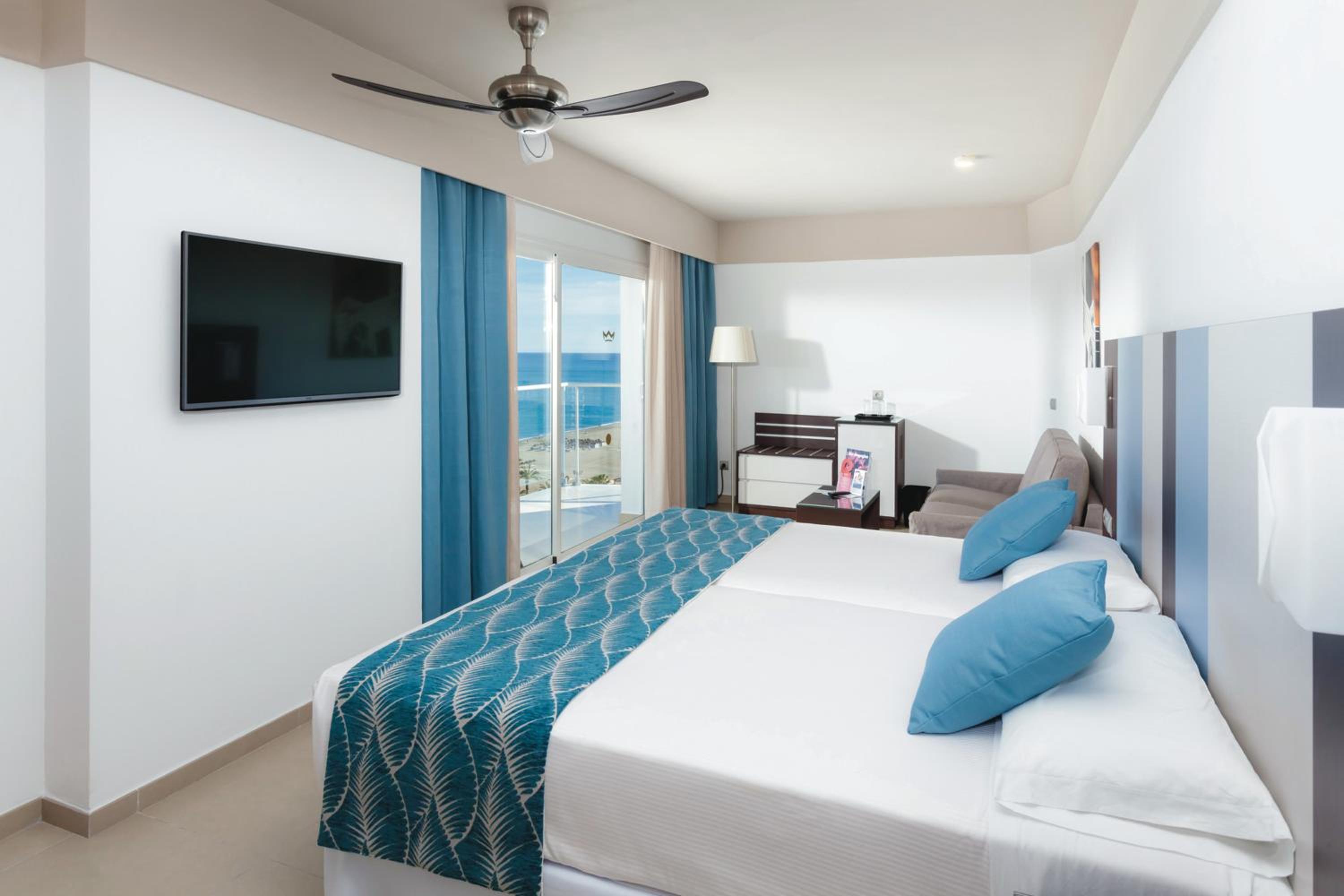 Junior Suite with Sea View - Photo 1