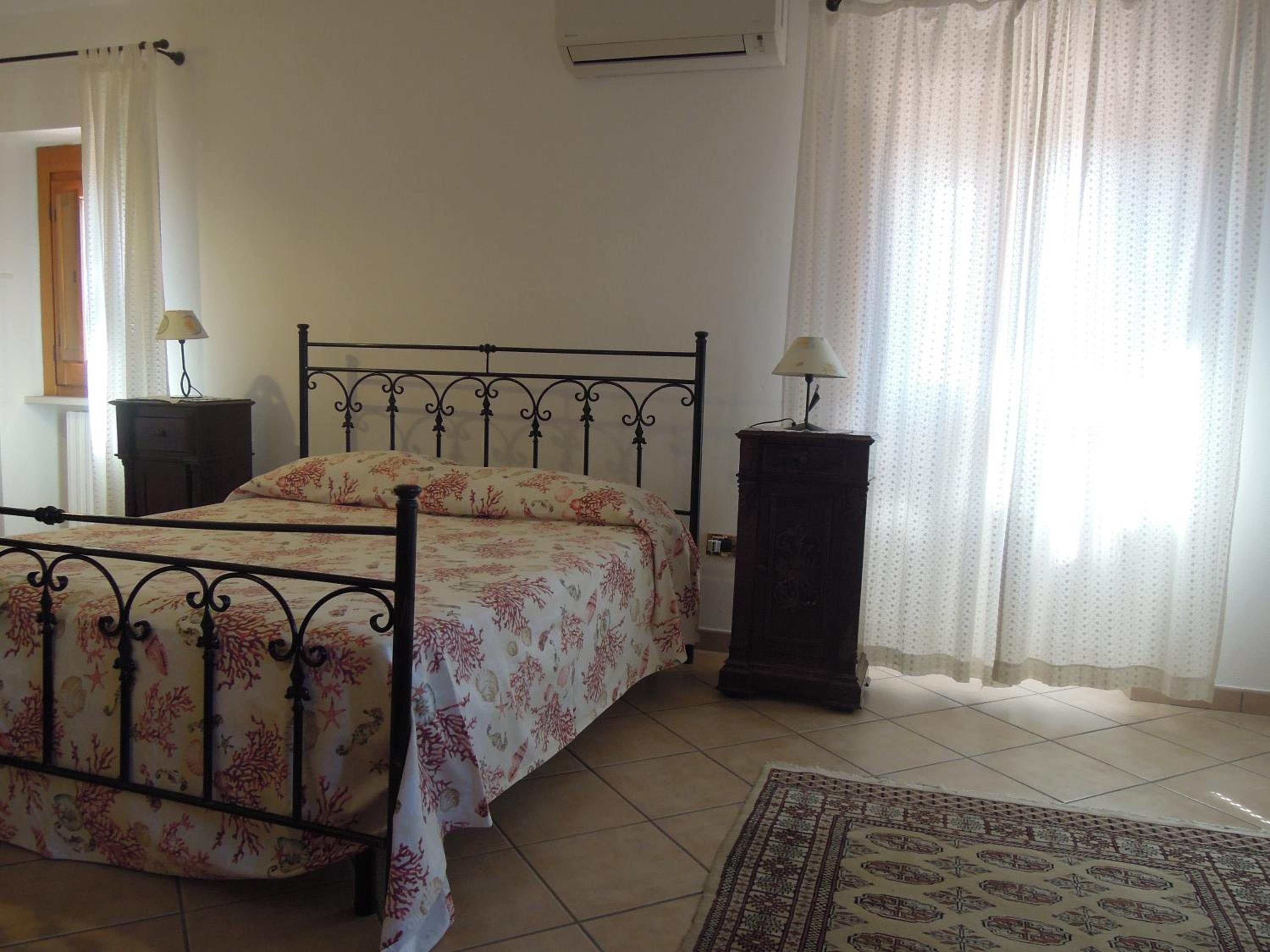 Quadruple Room with Private Bathroom photo 2