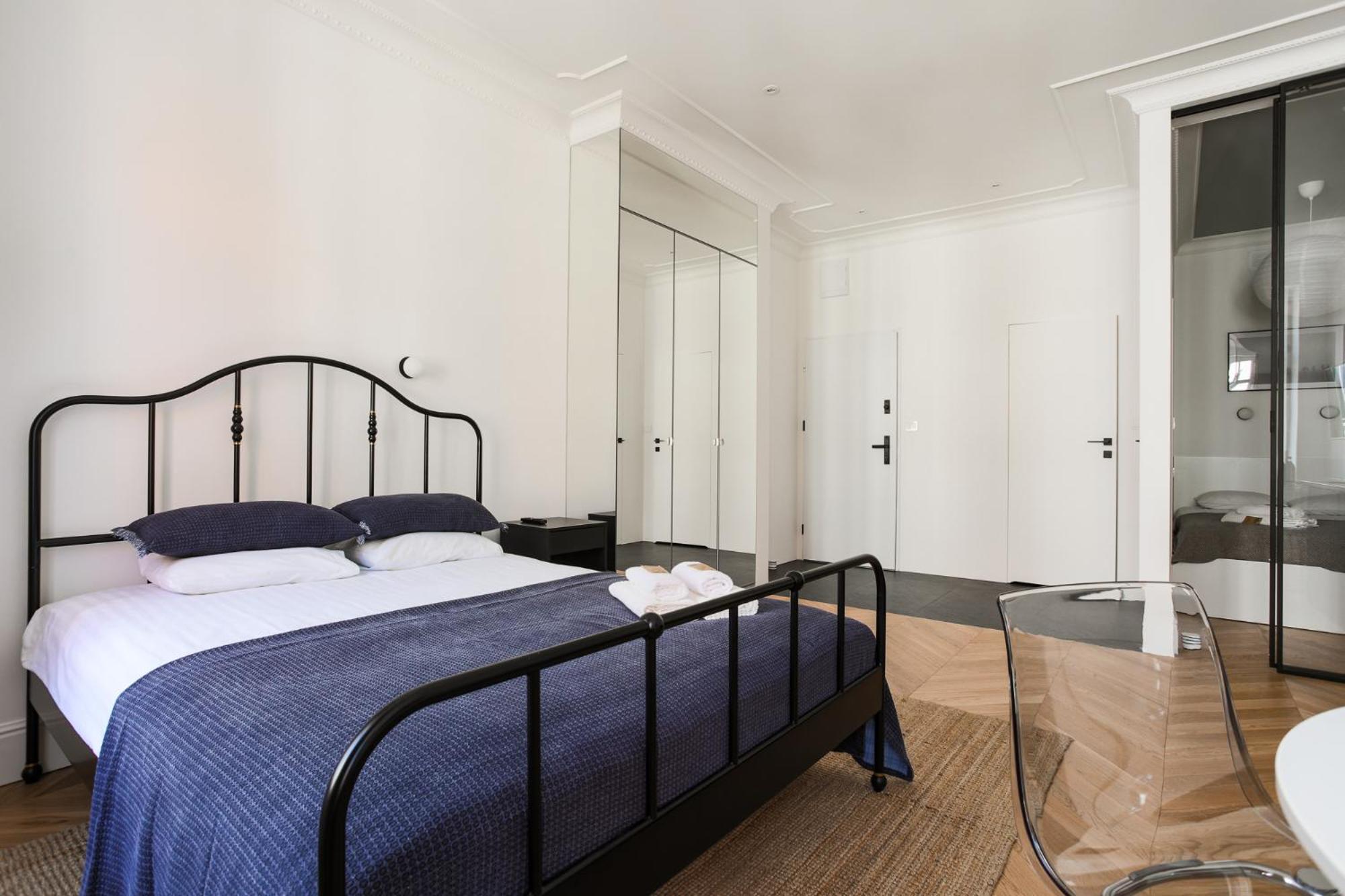 One-Bedroom Apartment - Photo 24