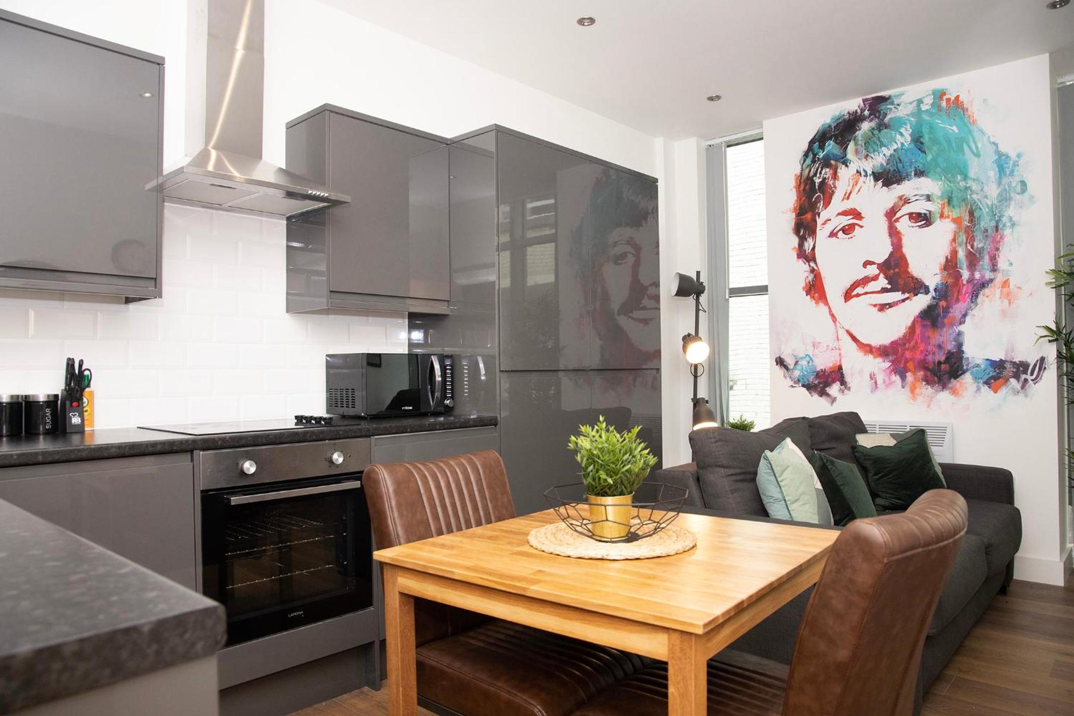 One-Bedroom Apartment - Photo 3