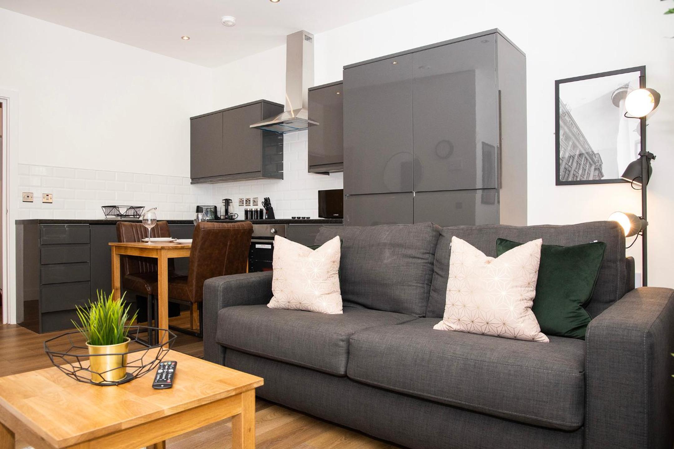 One-Bedroom Apartment - Photo 8