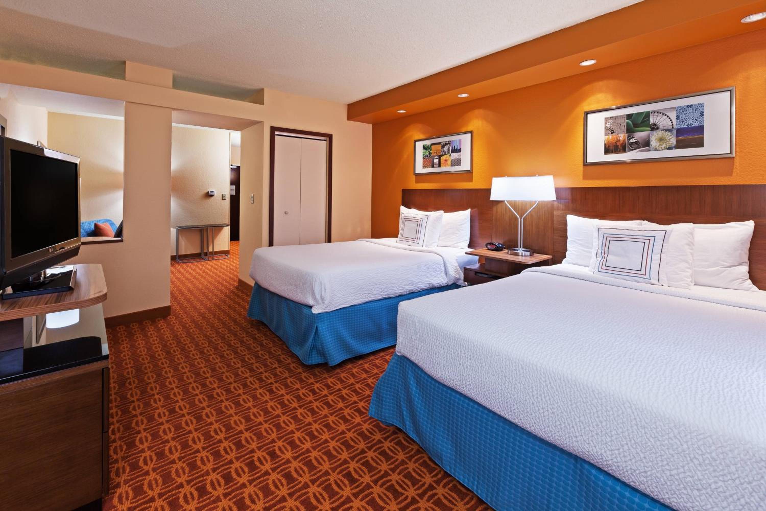 Double Suite with Two Double Beds, Bathtub and Sofa Bed - Mobility Access/Hearing Accessible