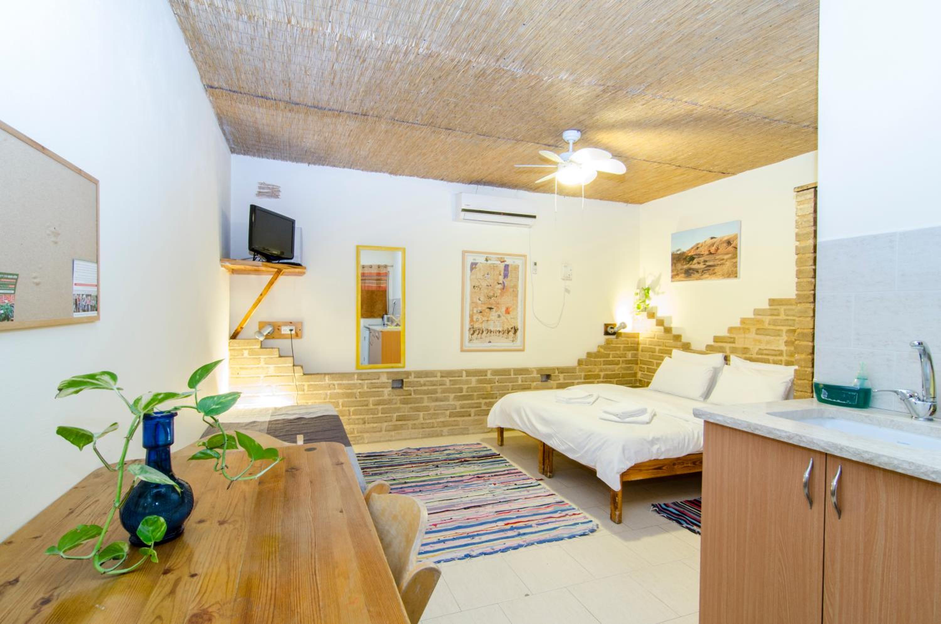 Double or Twin Room - Photo 26