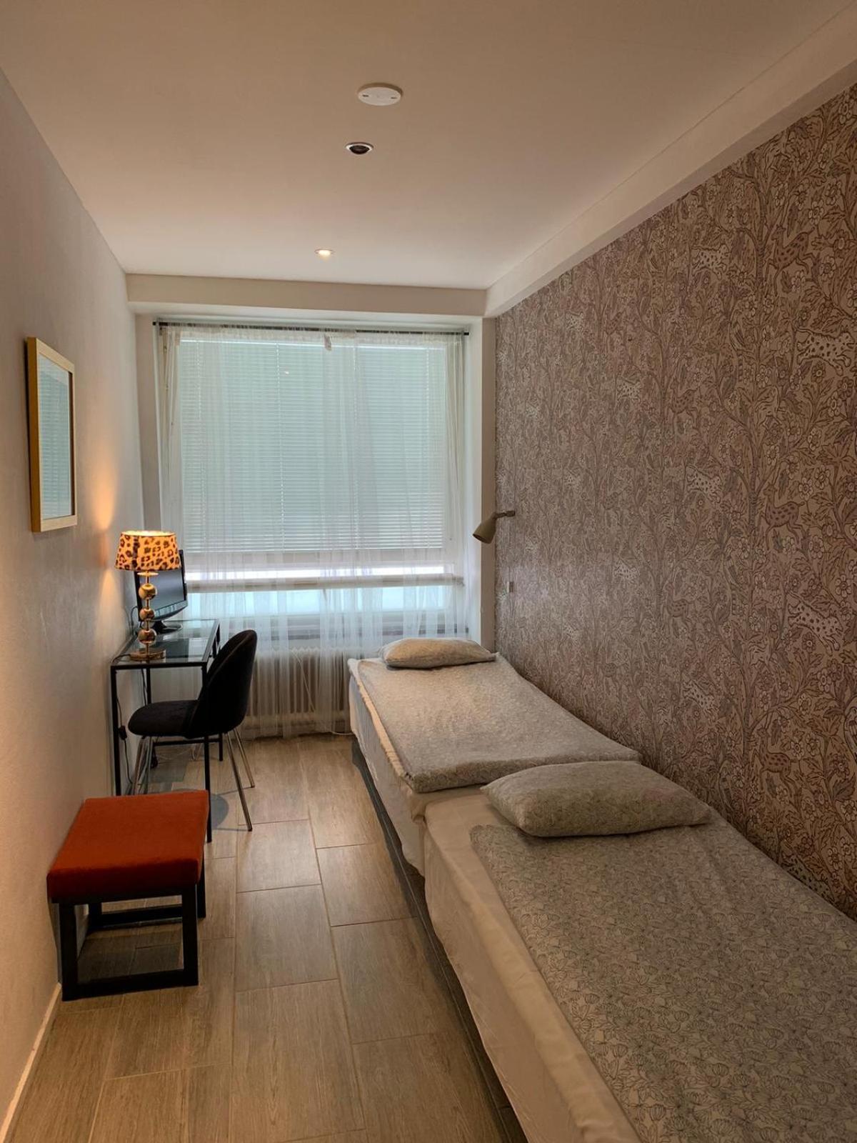 Budget Twin Room - Photo 3