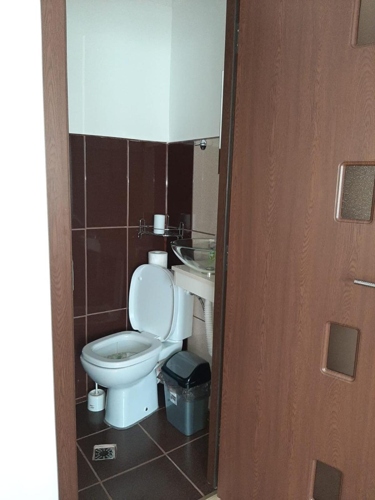 Double Room with Private Bathroom - Photo 16