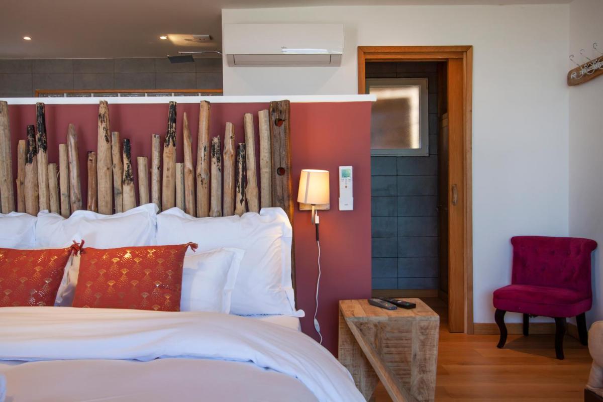 Deluxe Double Room with Balcony and Sea View photo 2