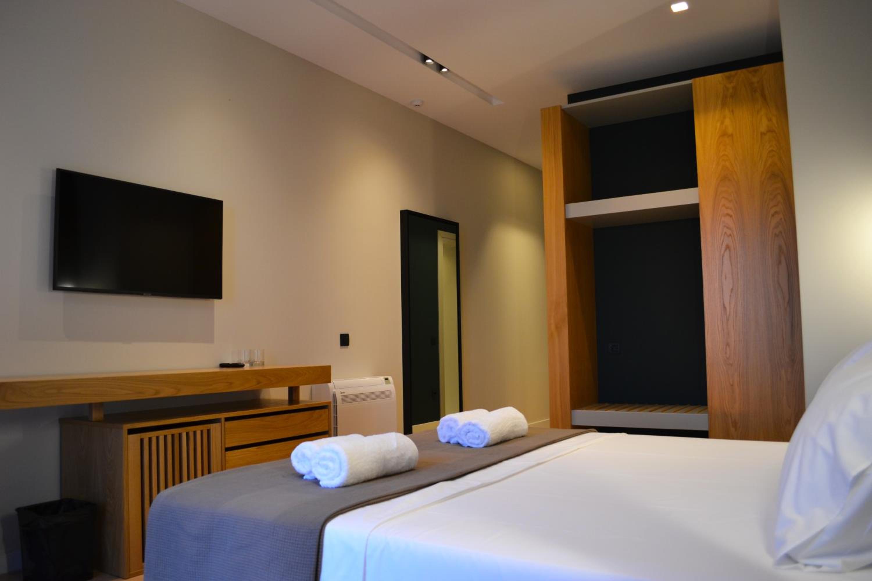 Deluxe Double Room with Balcony and Sea View photo 2