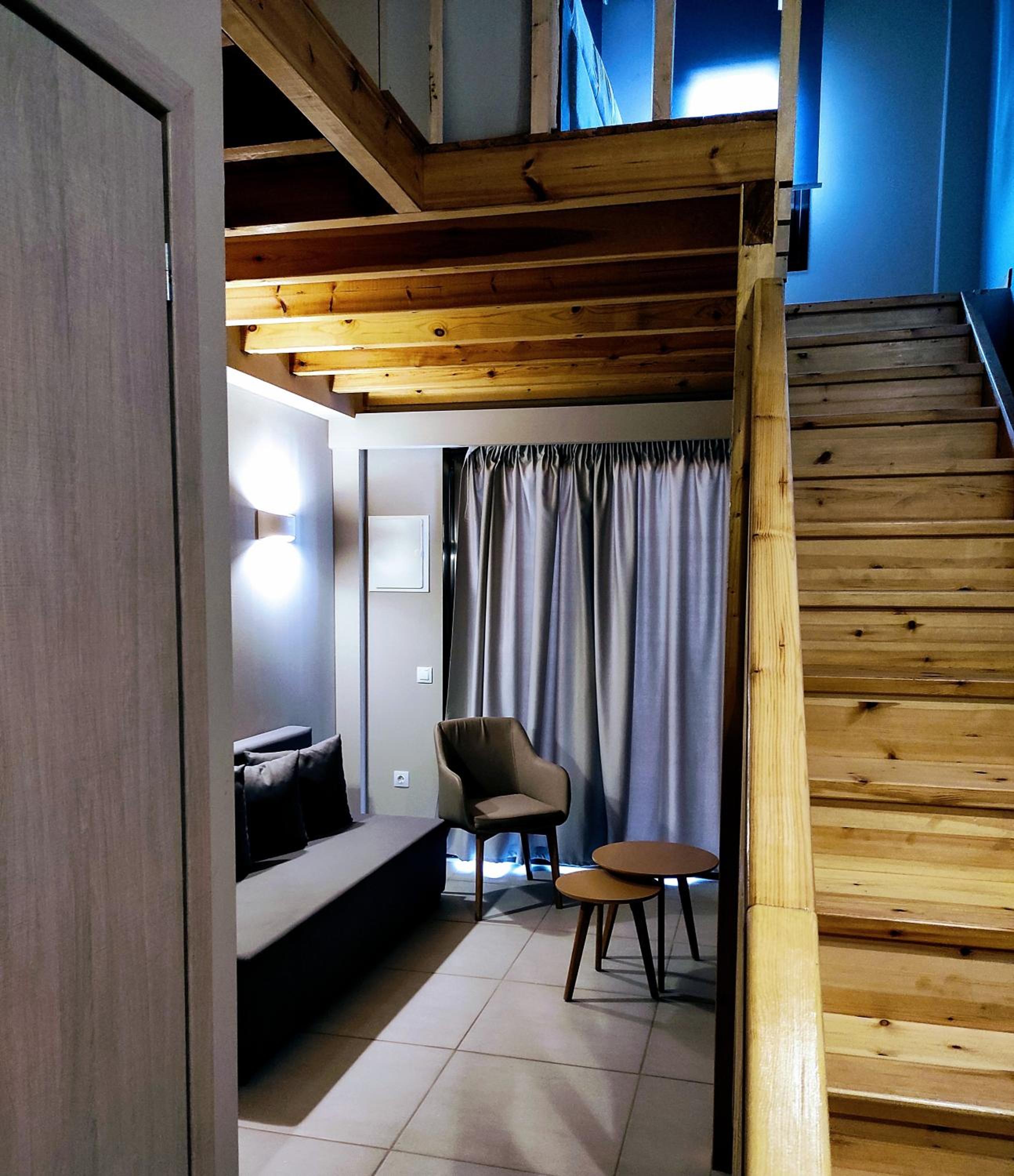 Deluxe Maisonette