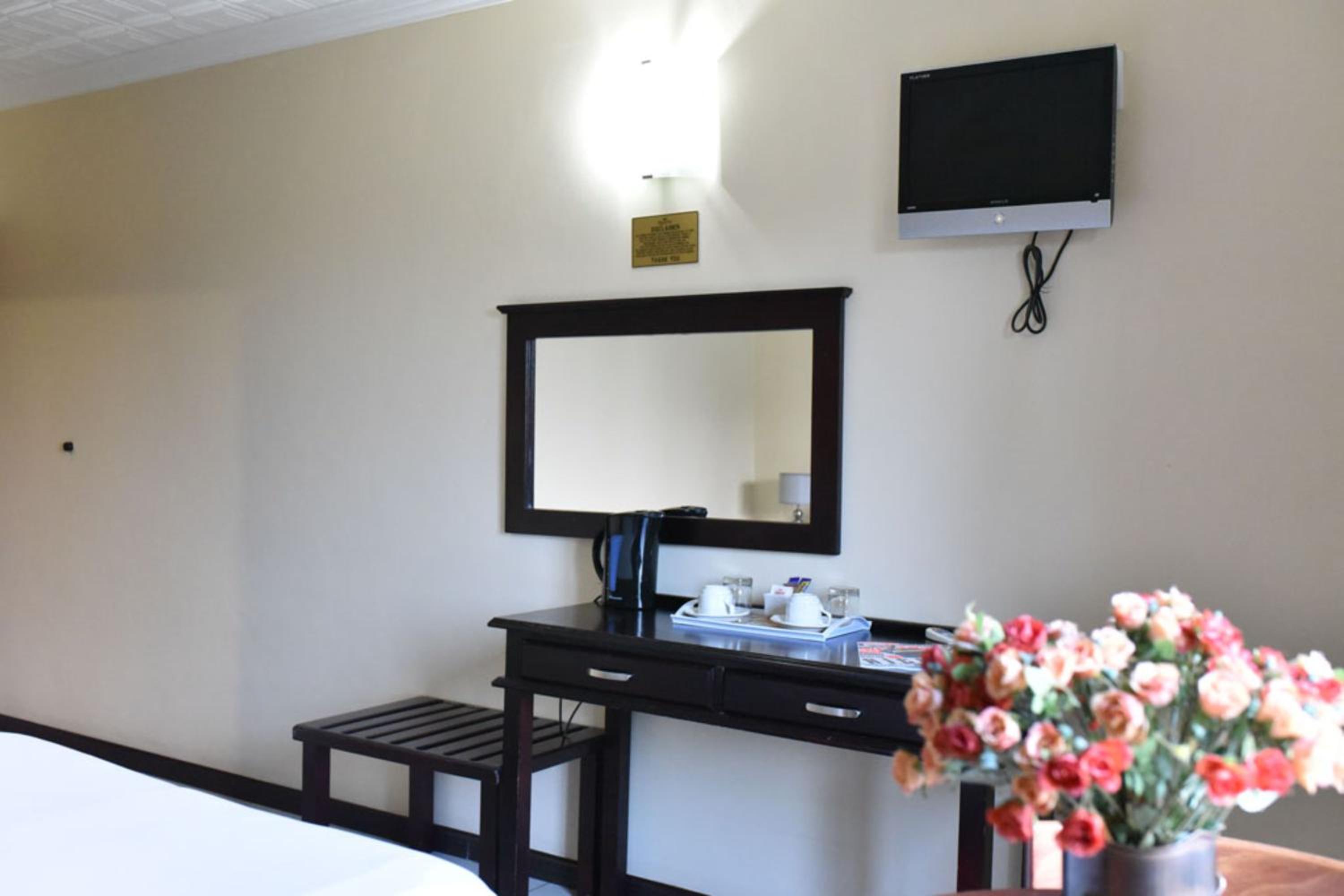 Double Room - Photo 7