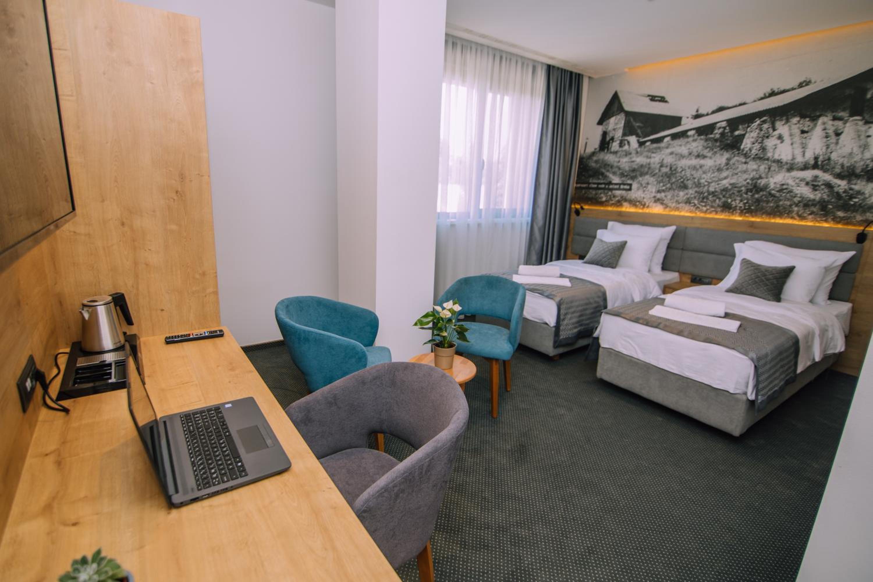 Deluxe Double or Twin Room - Photo 2