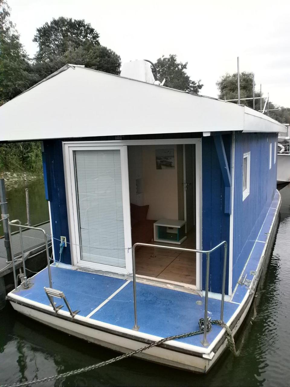 Mobile Home - Photo 4