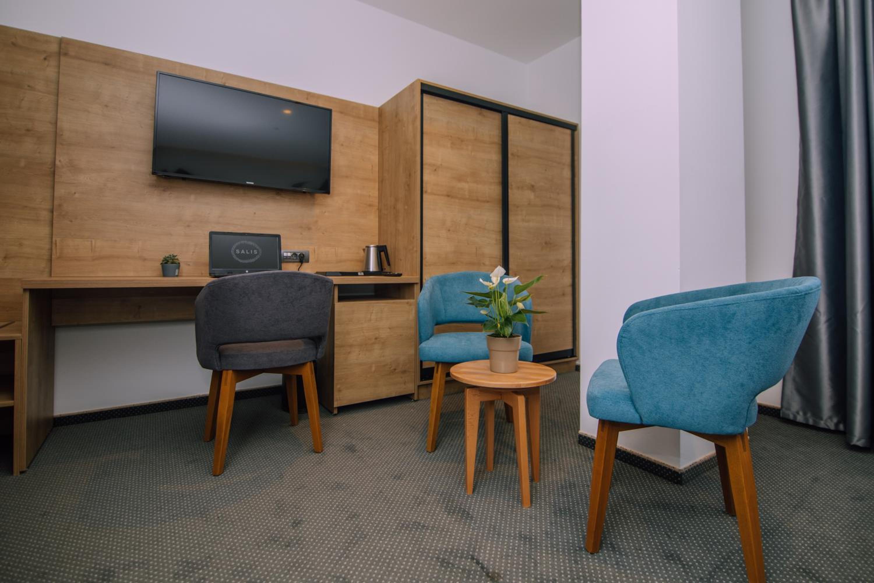 Deluxe Double or Twin Room - Photo 4