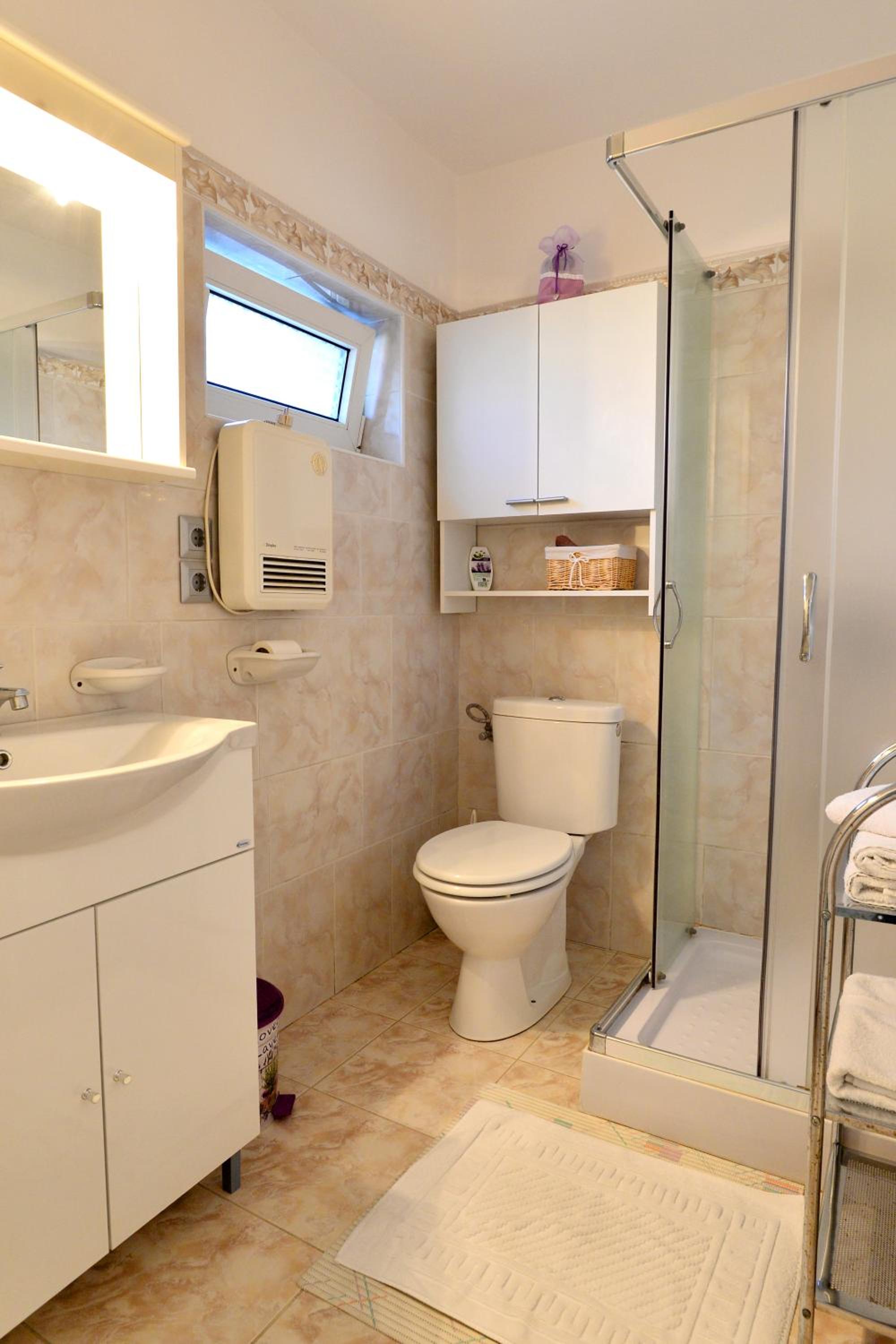 Double Room with Private Bathroom photo 3