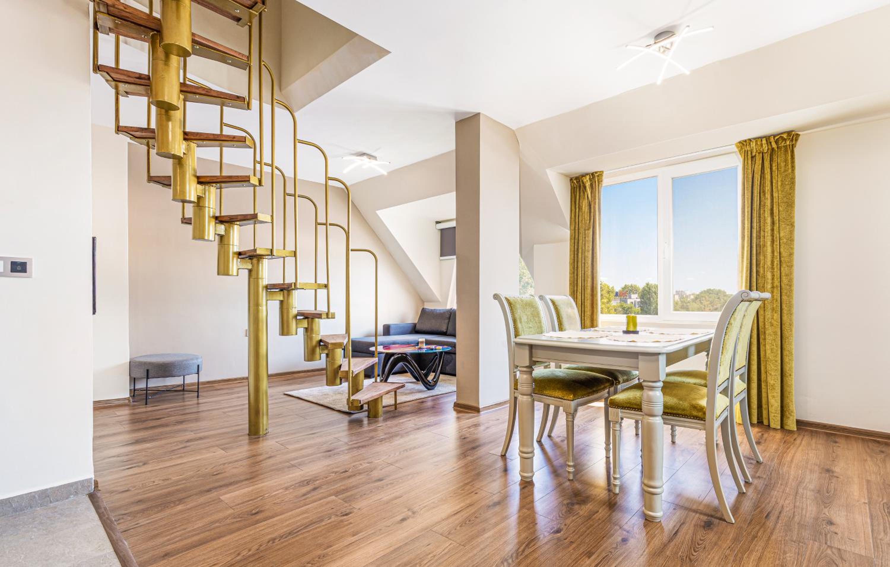 One-Bedroom Apartment