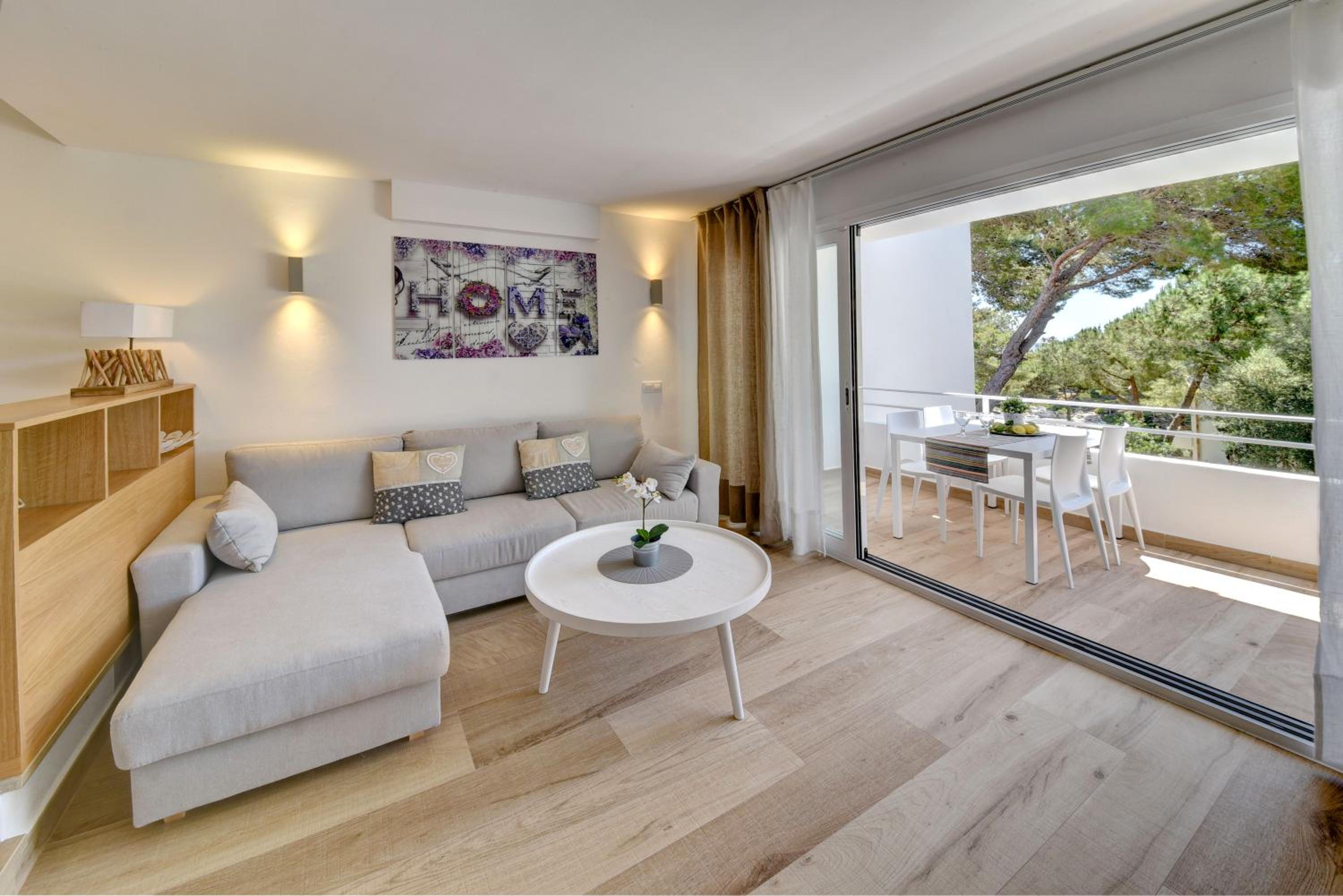 Apartamento con Balcón