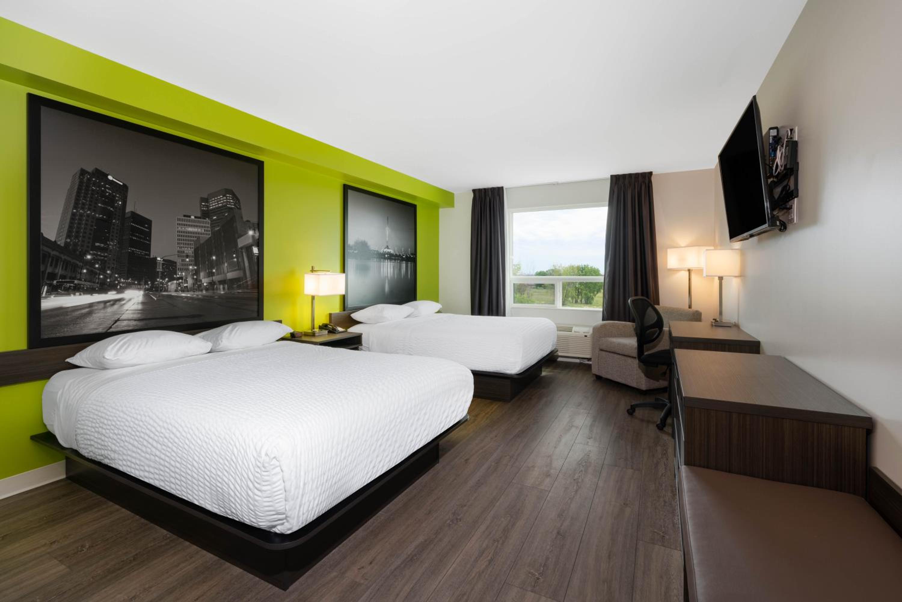 Efficiency Queen Room with Two Queen Beds and Shower Only - Non-Smoking - Photo 4