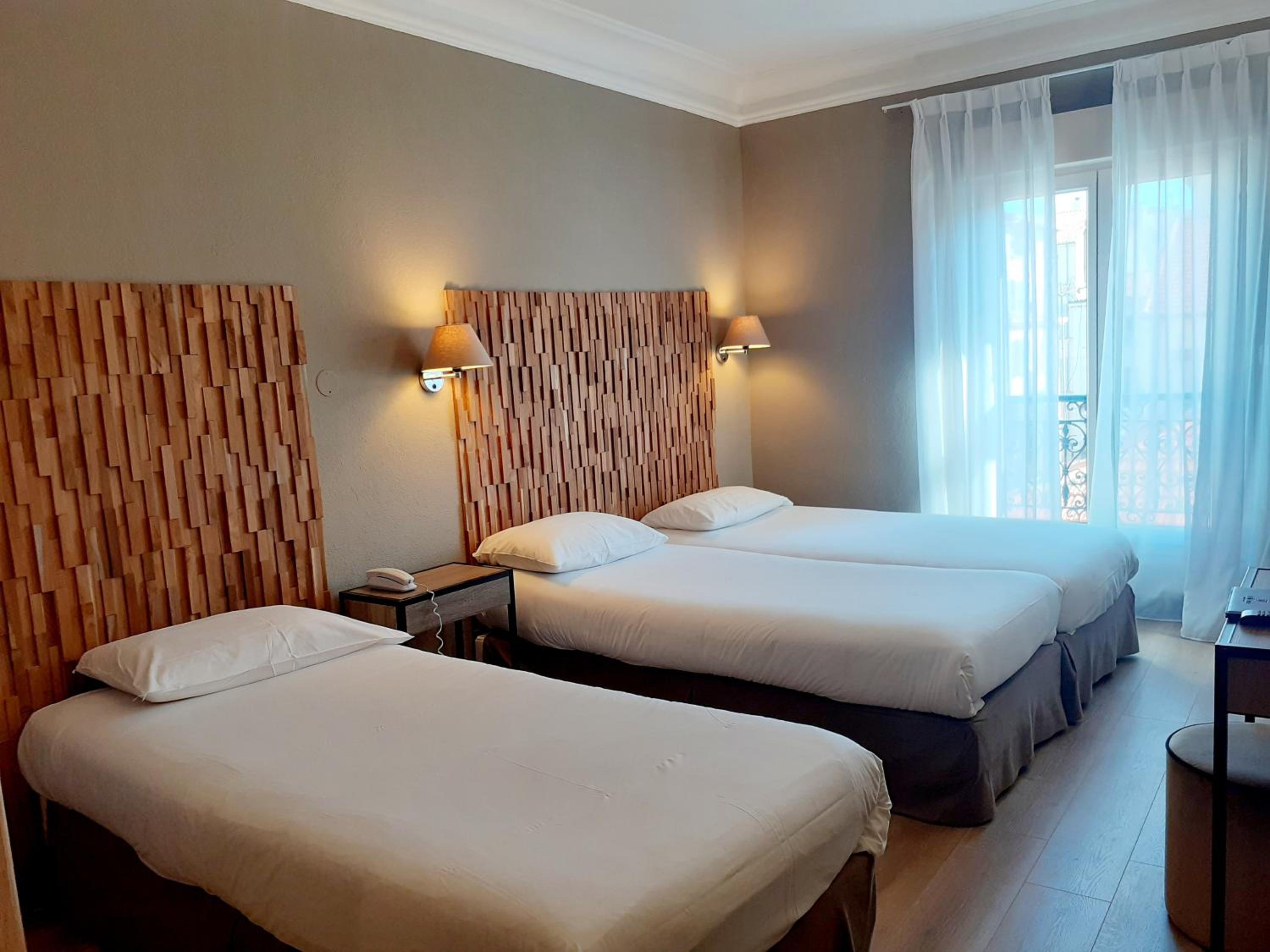 Standard Triple Room - Photo 4