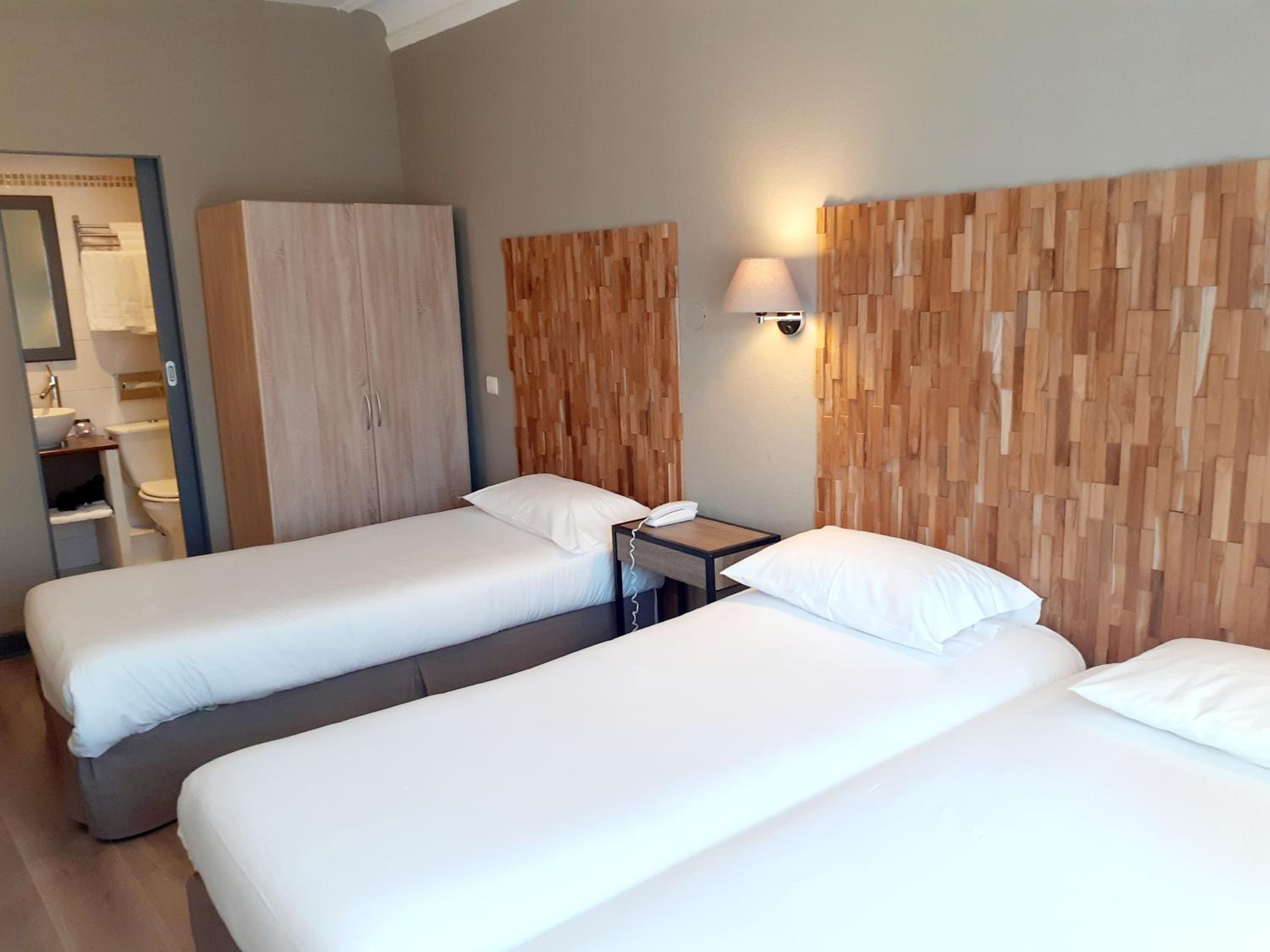 Standard Triple Room - Photo 5