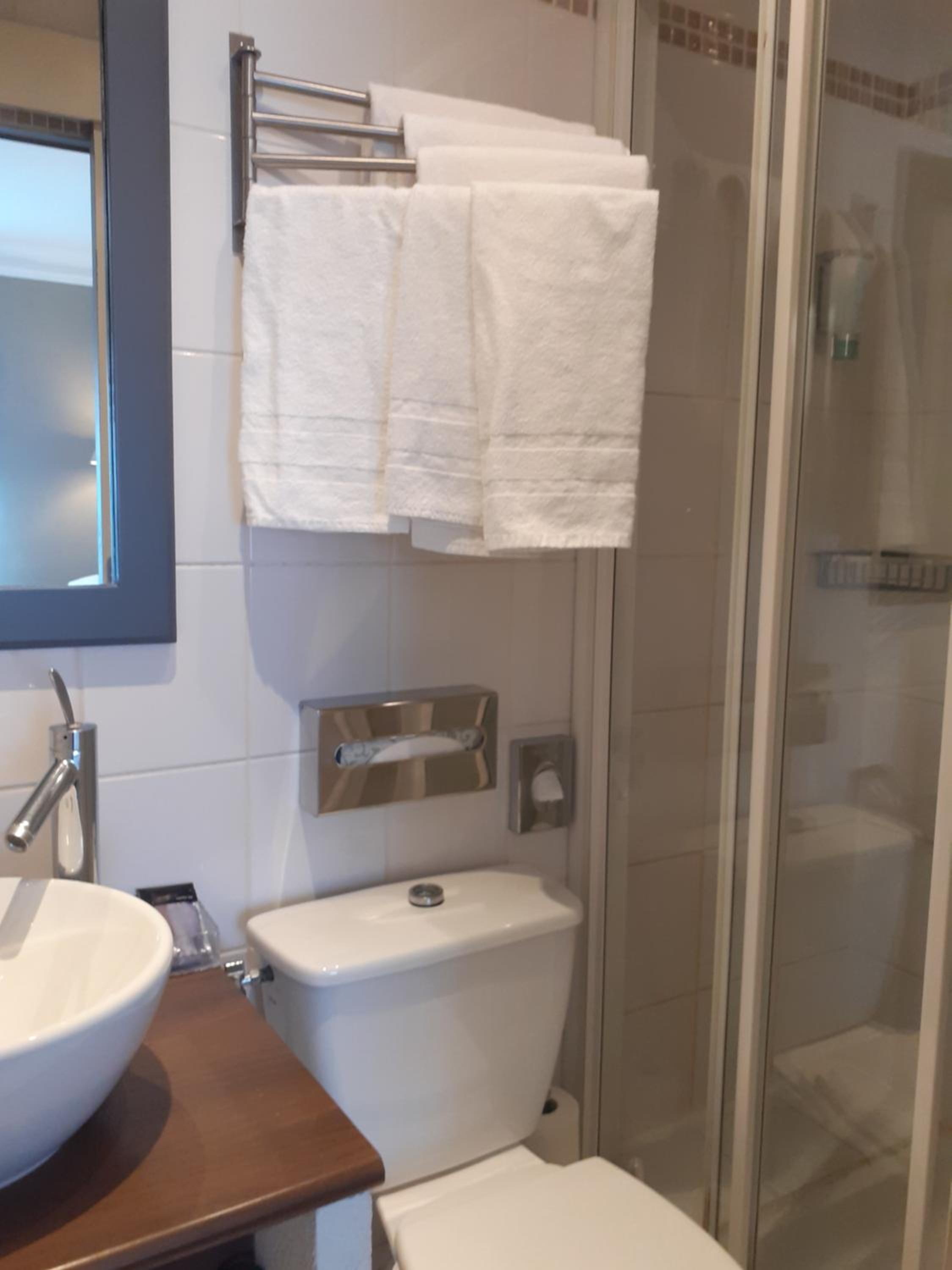 Standard Triple Room - Photo 2