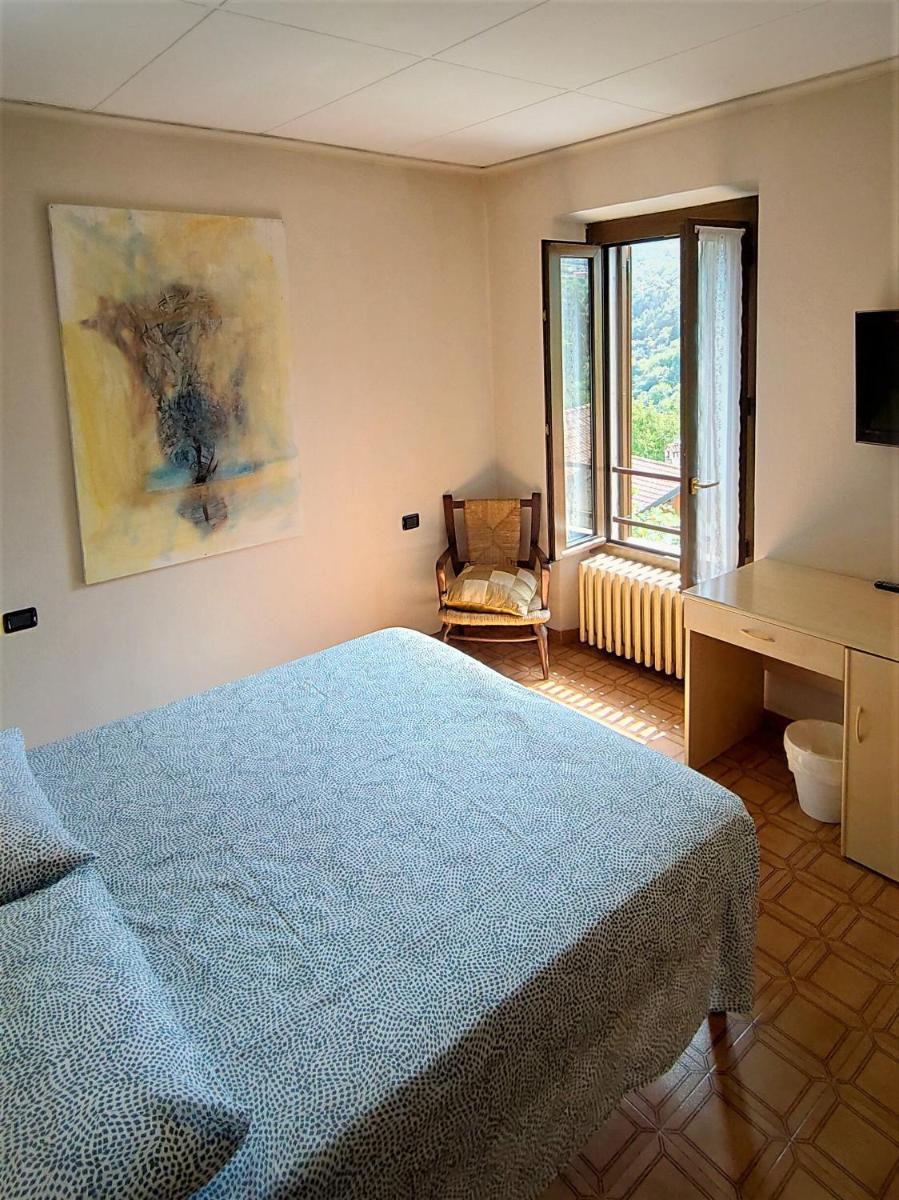 Double or Twin Room with Private Bathroom - Photo 3
