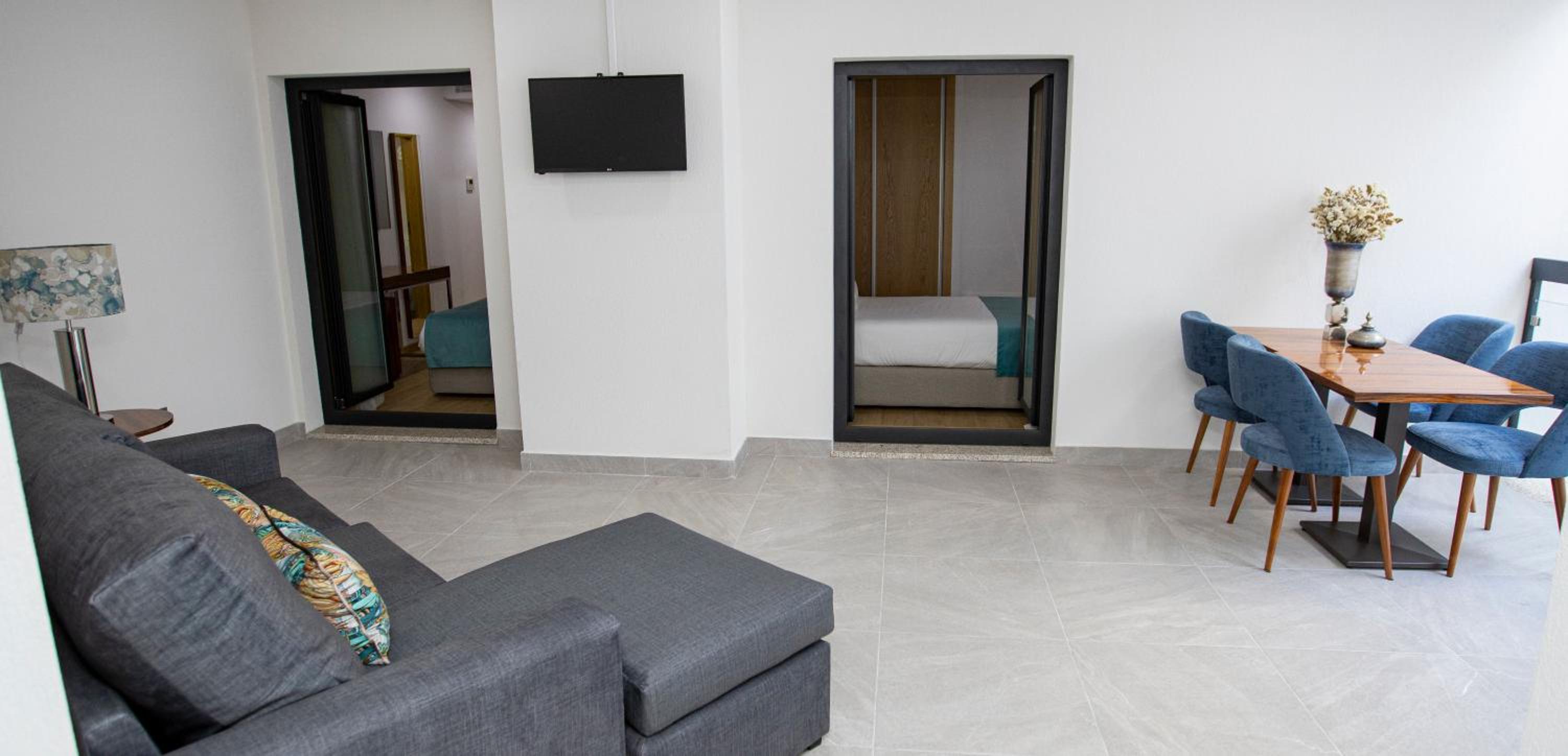 Family Room with Terrace - Photo 1
