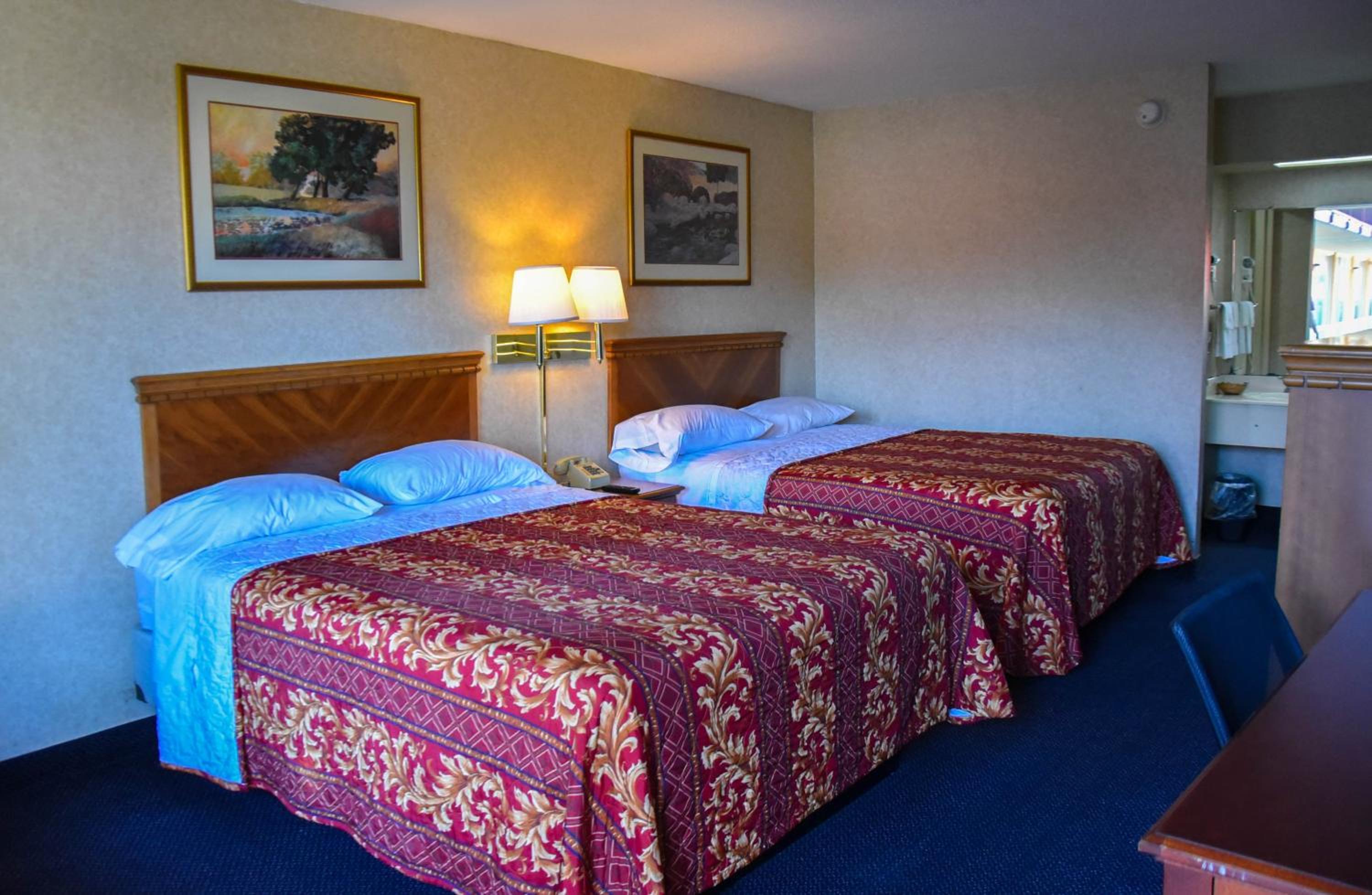 King Room - Non-Smoking - Photo 3