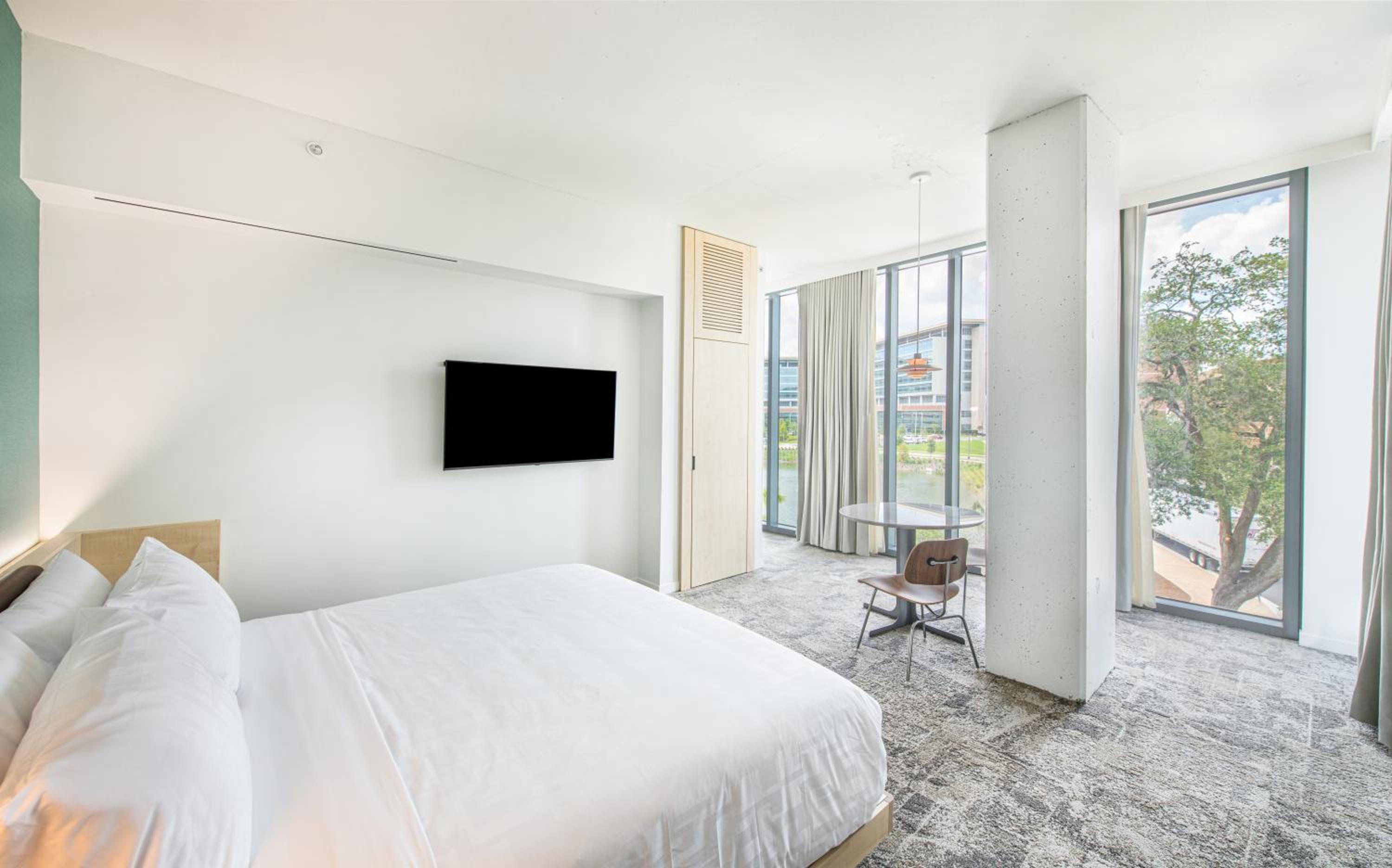 Deluxe King Suite - Photo 1