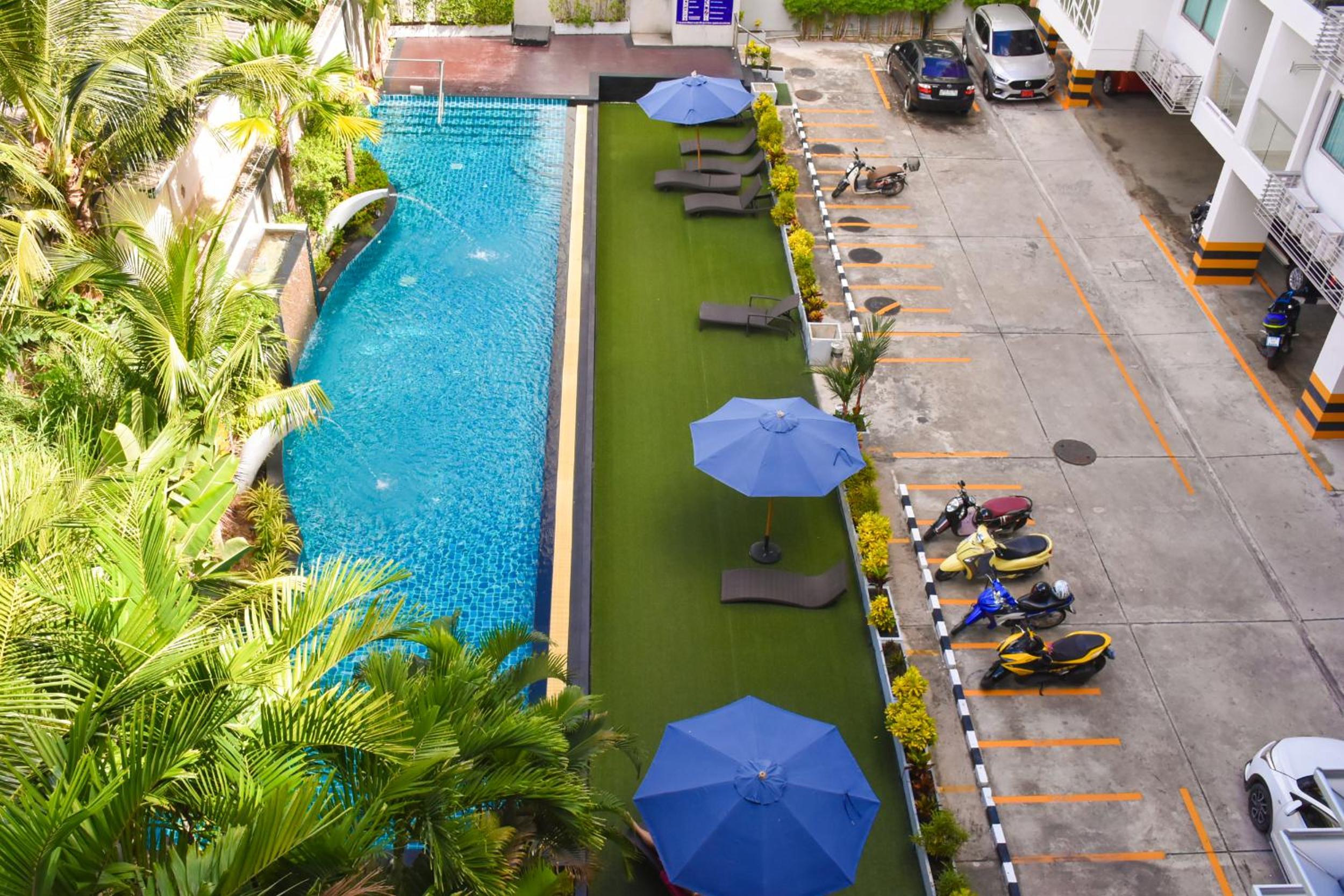 Apartment With Pool View  photo 2