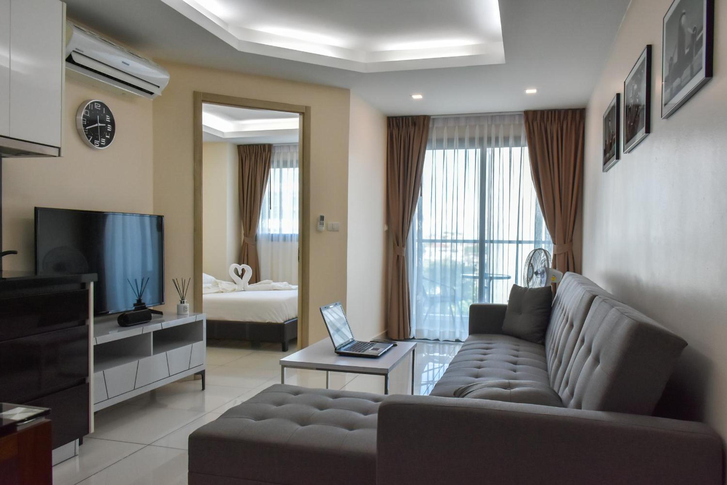 Apartment With Pool View  photo 1