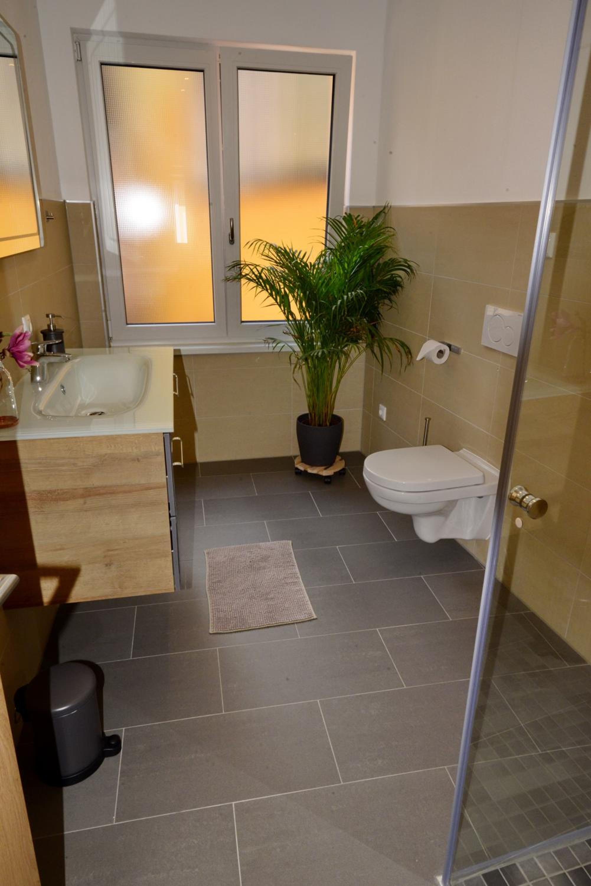 One-Bedroom Apartment - Photo 11