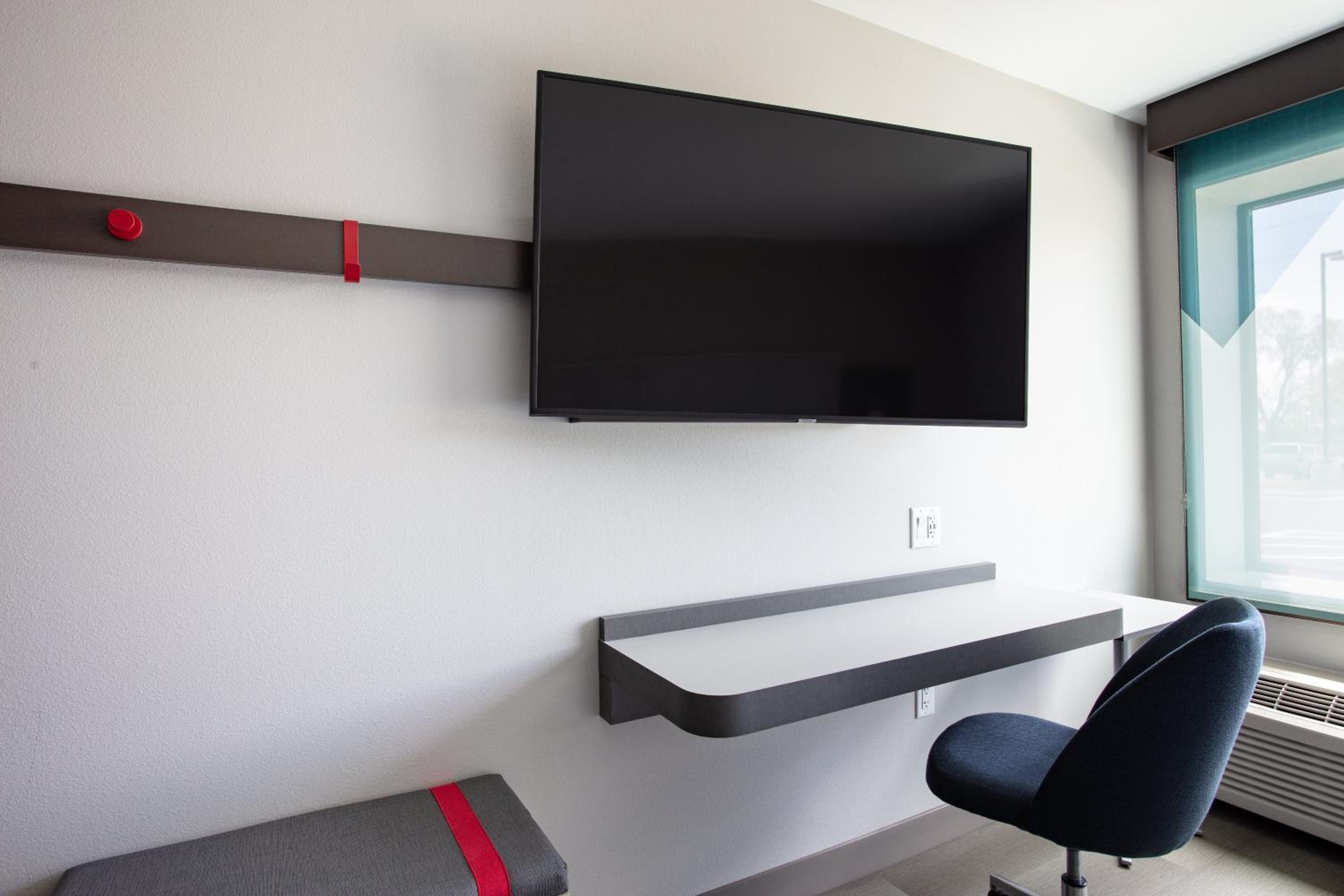 Standard King Room - Photo 4