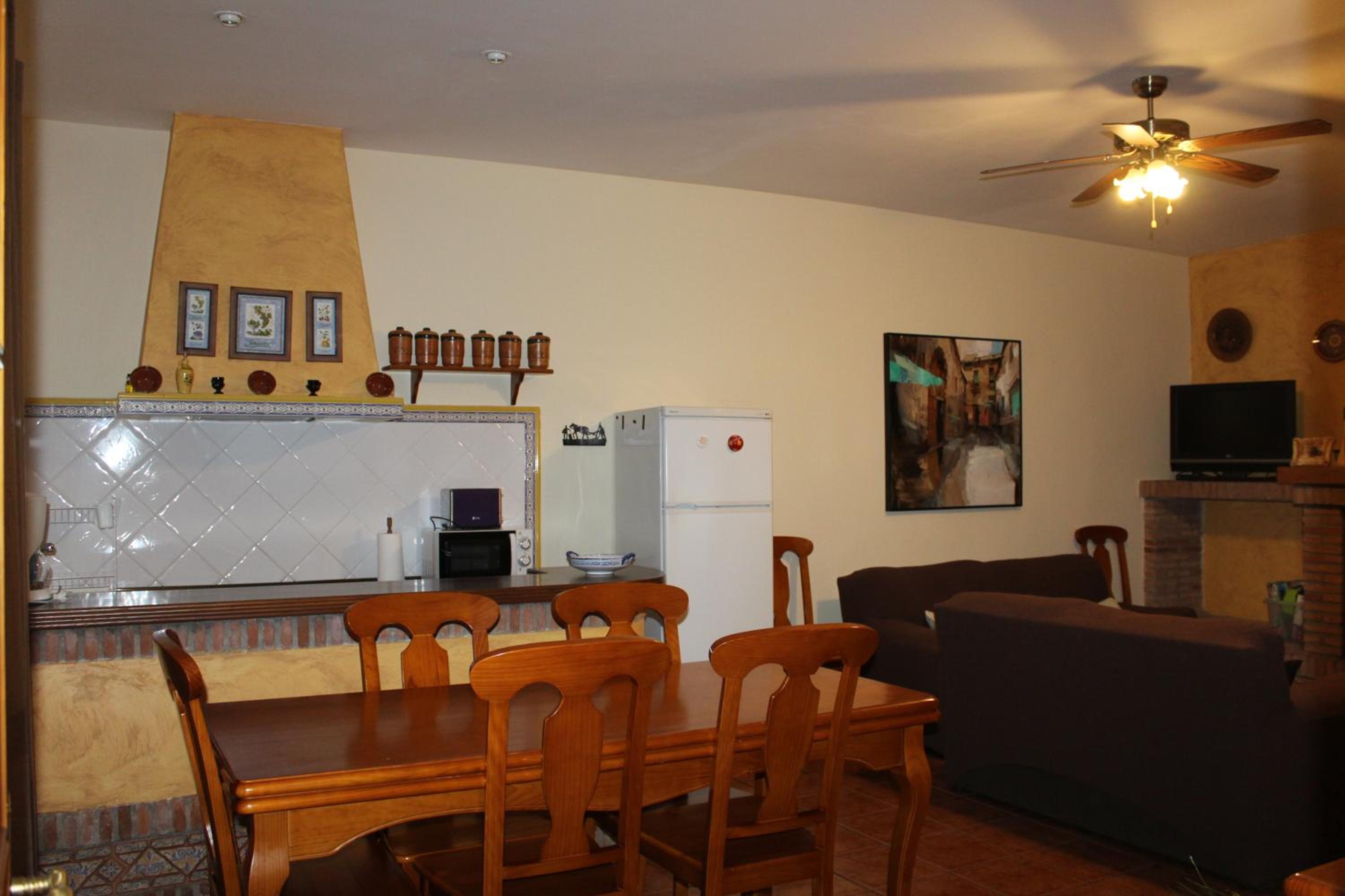 Two-Bedroom Apartment - Photo 5