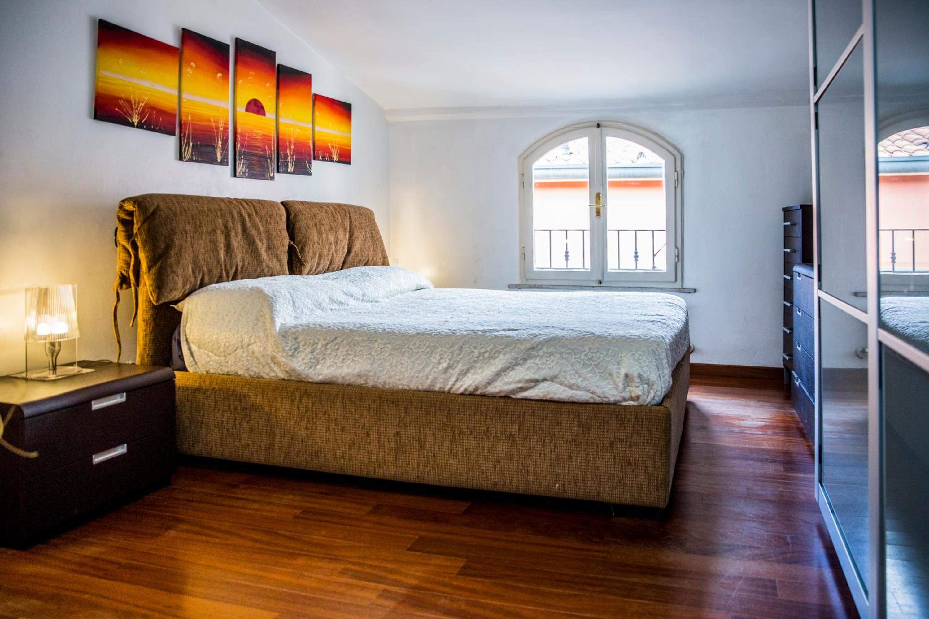 One-Bedroom Apartment - Photo 2